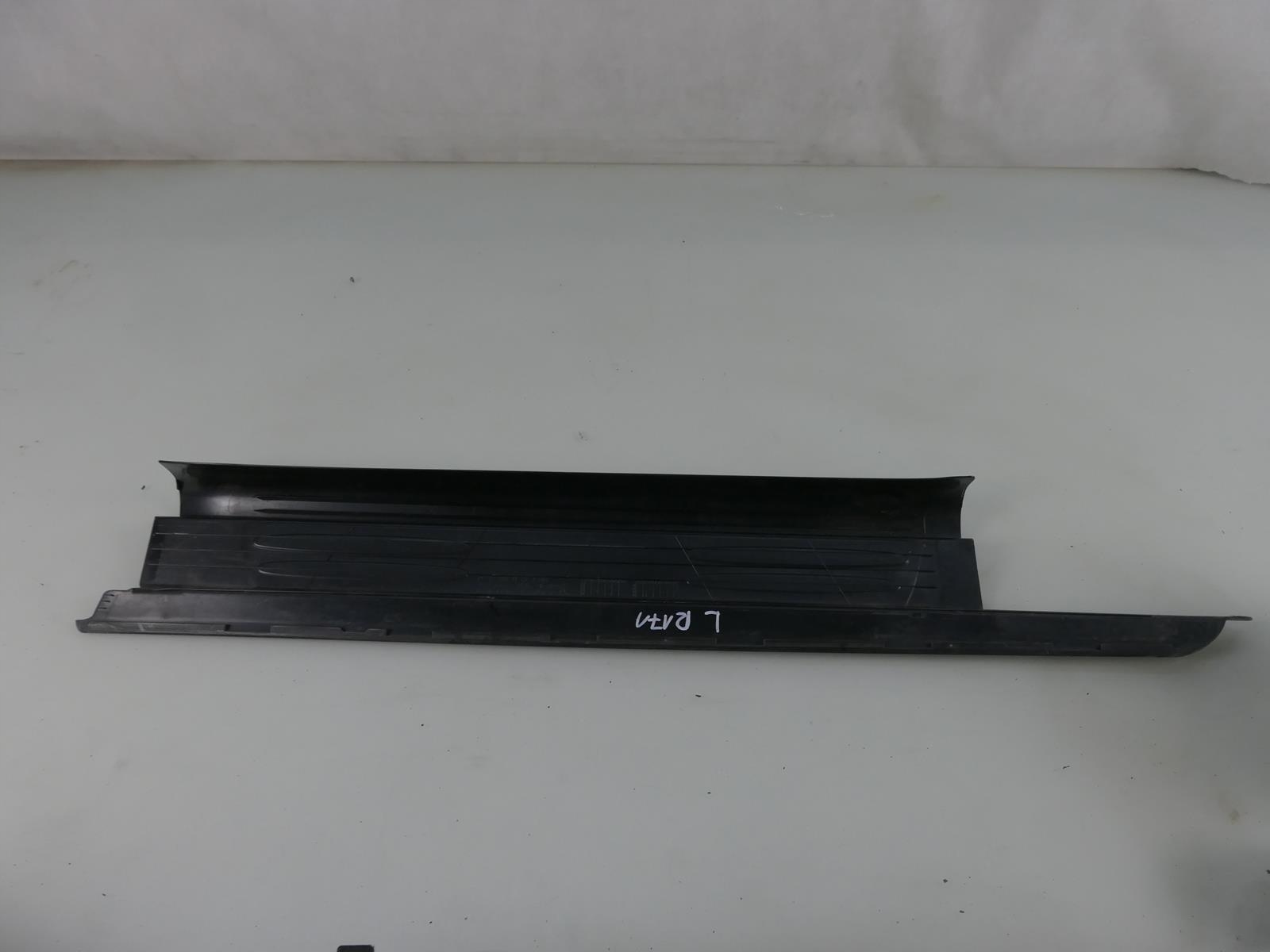 MERCEDES SLK R171 moulding threshold cap of the threshold left