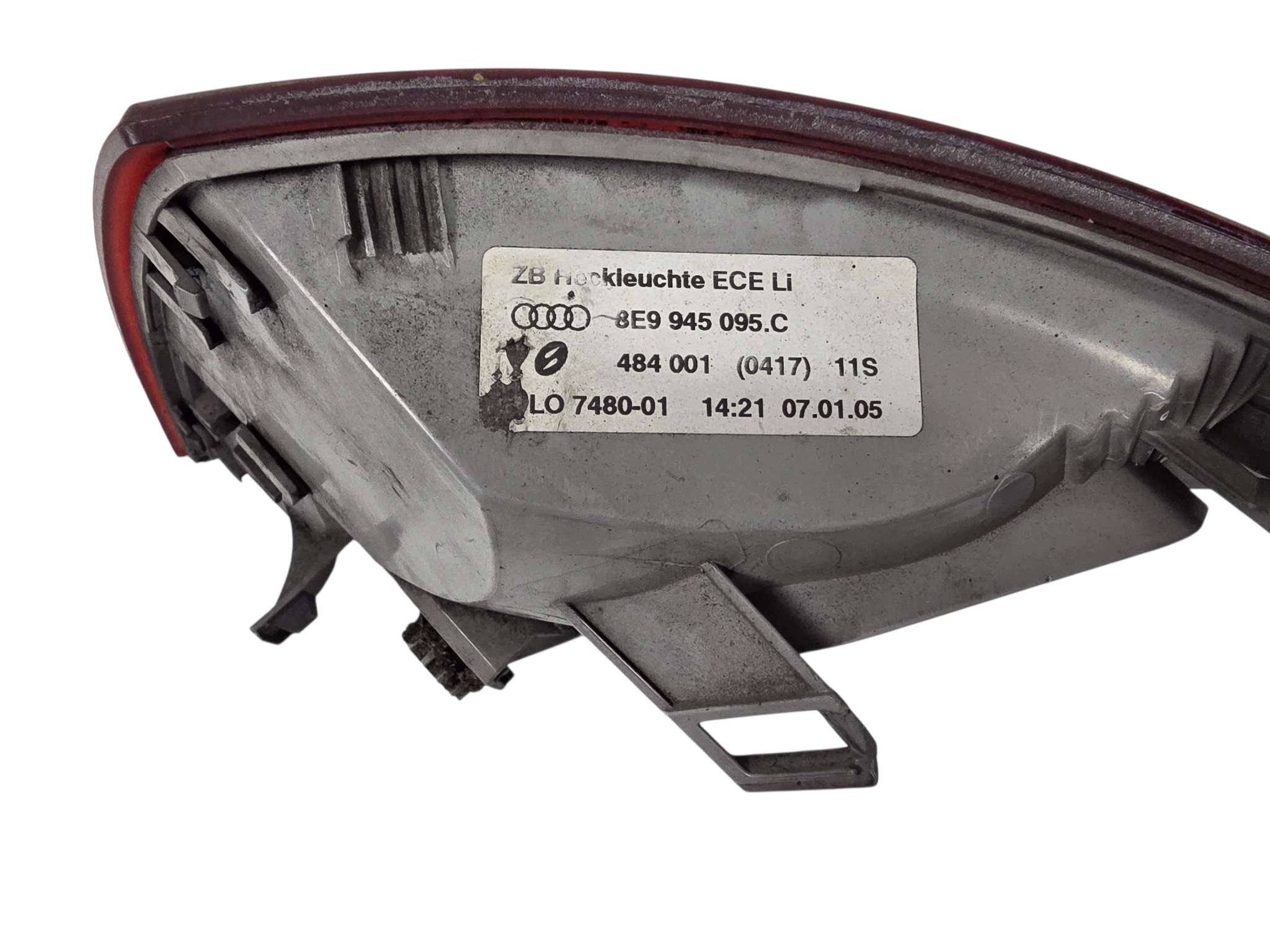AUDI A4 B7 KOMBI light rear left CIEMNA (DYMIONA) ORG. 8E9945095C