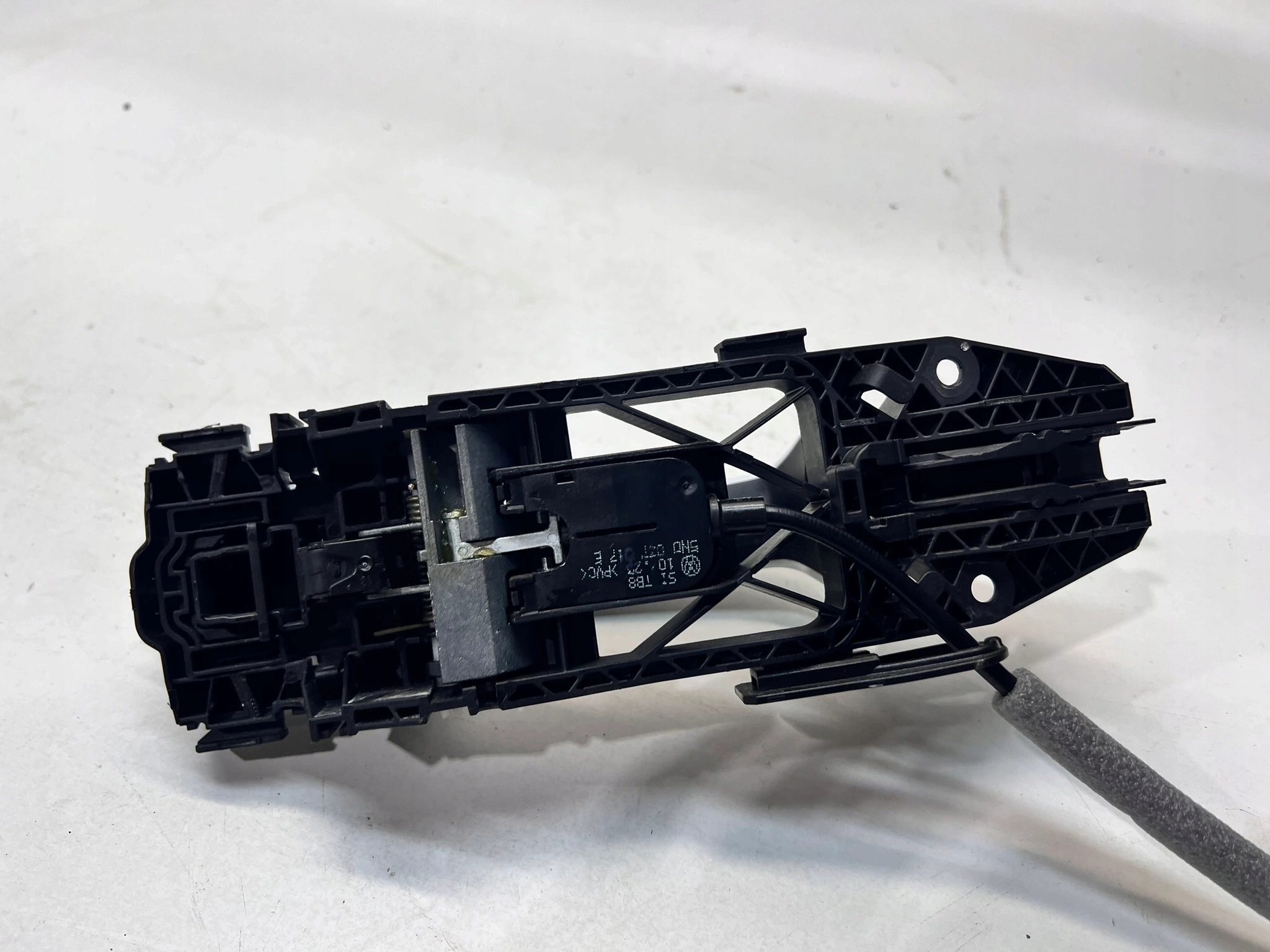 handle holder left front or rear part AUDI A3 8Y 8Y0837205A