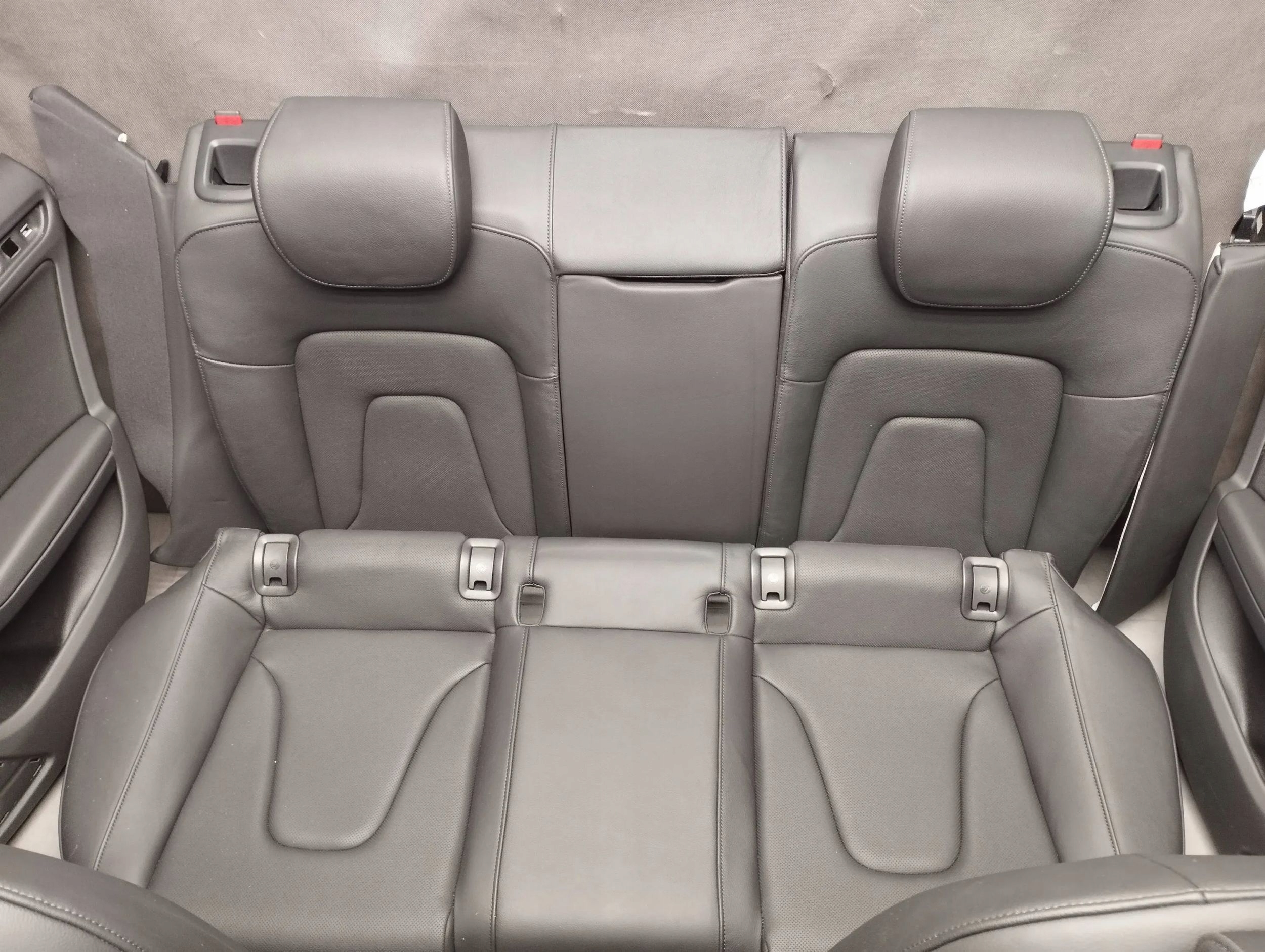 Audi A5 8T seats side leather WENTYLOWANE