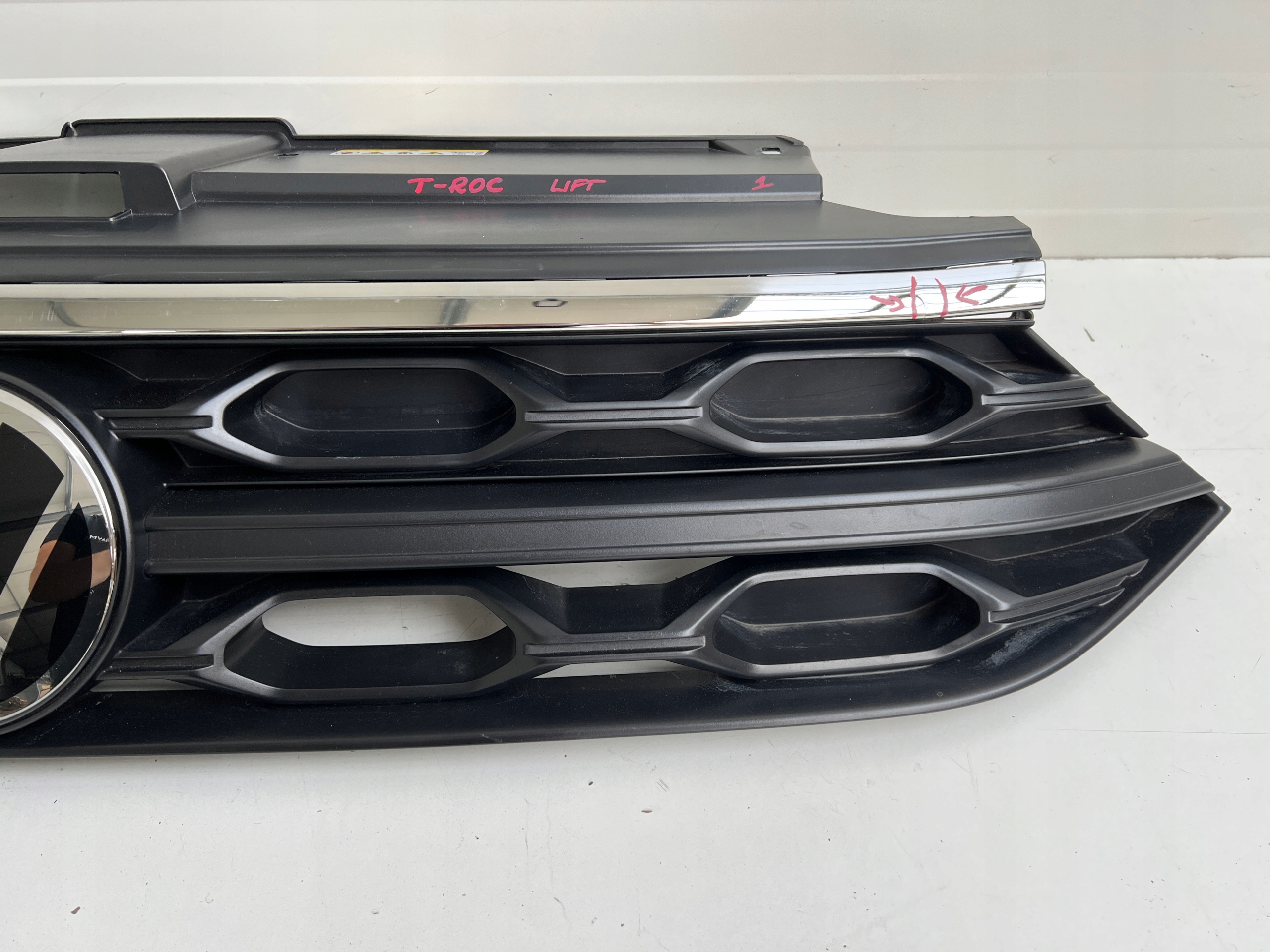 VW T-Roc A1 Kühlergrill FRONTGRILL Kühlergitter 2GA853651 - Thumbnail 6