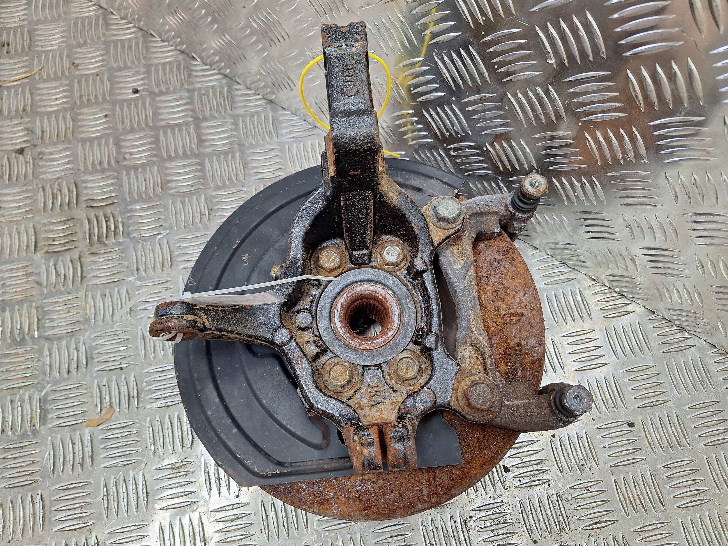 swing left front NISSAN JUKE and F15 10-19 1.6 B