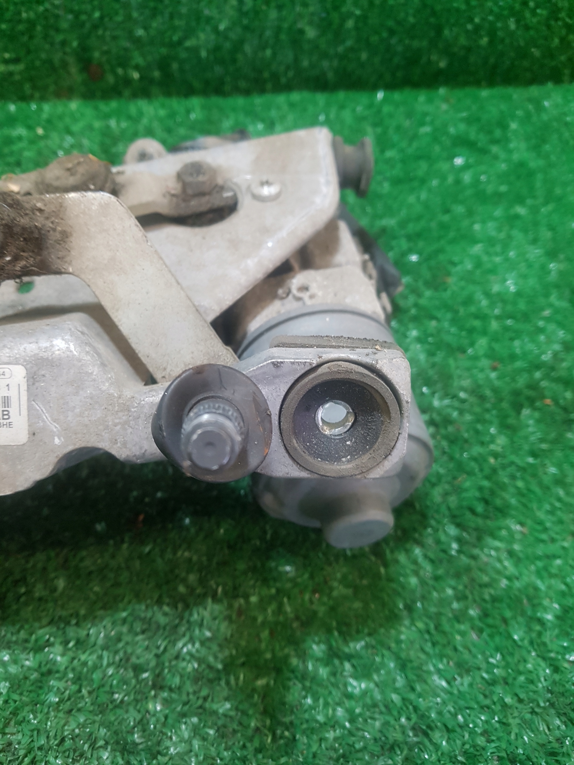 wiper mechanism front FORD FIESTA MK 7