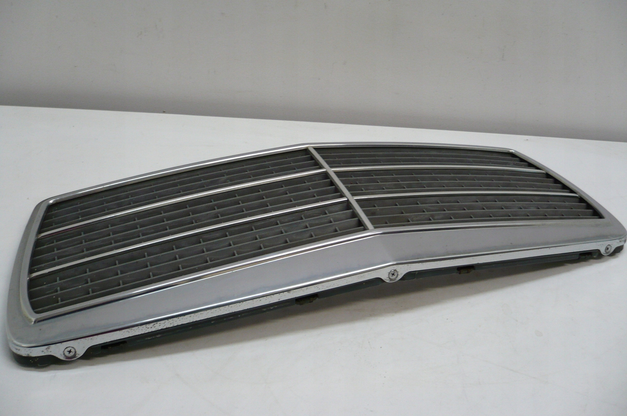 MERCEDES E KLASA W210 Grille 1995-99