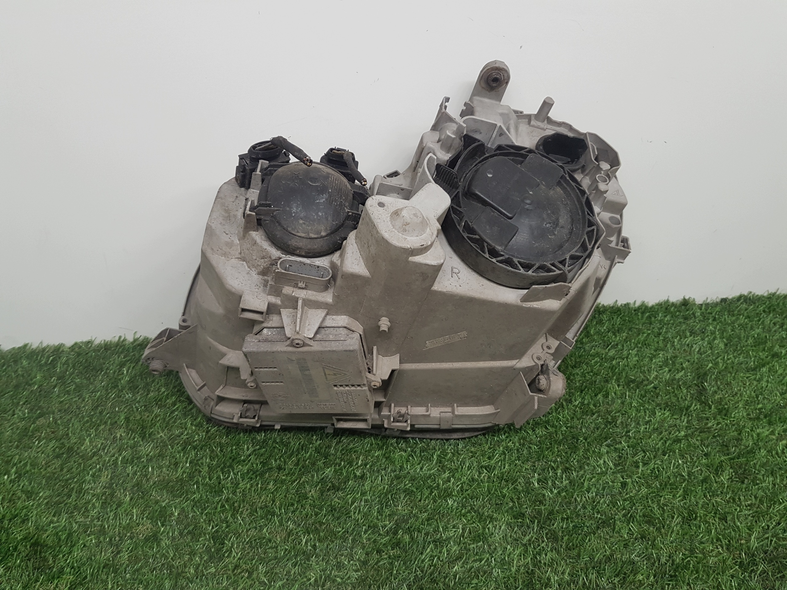 light right front MERCEDES-BENZ C-class W203 XENON A2038201859