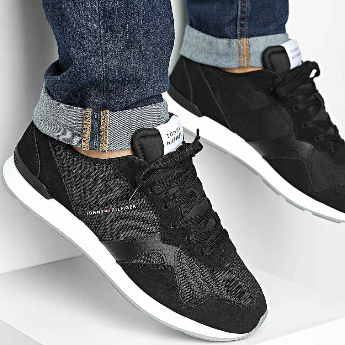 Pánské boty Tommy Hilfiger Runner Icon Mix černé kožené FM0FM05679 vel. 44