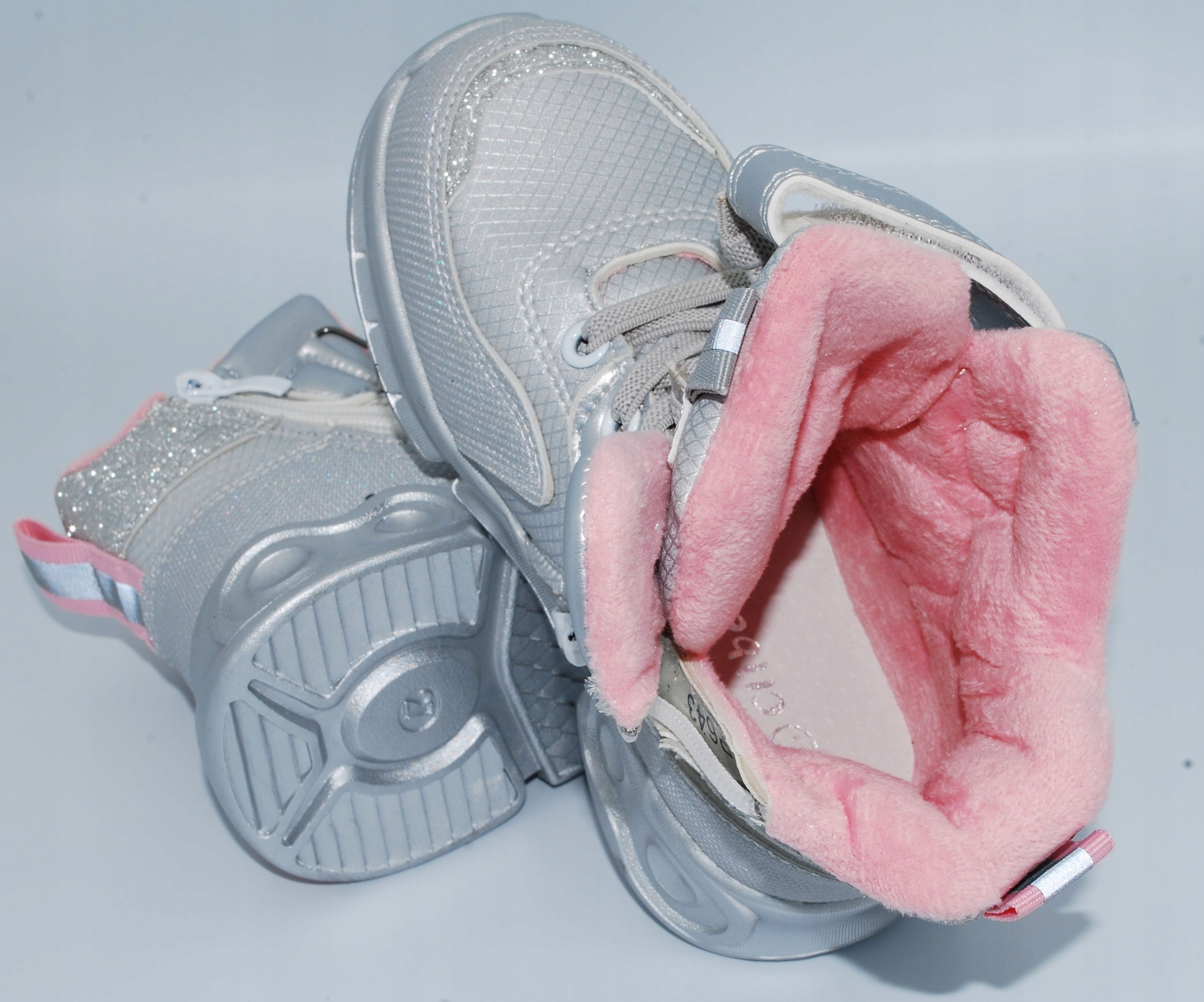 OCIEPLANE PÓŁBUTY TRZEWIKI NA SUWAK r.29 / 17,9cm Rodzaj zapięcia Suwaki