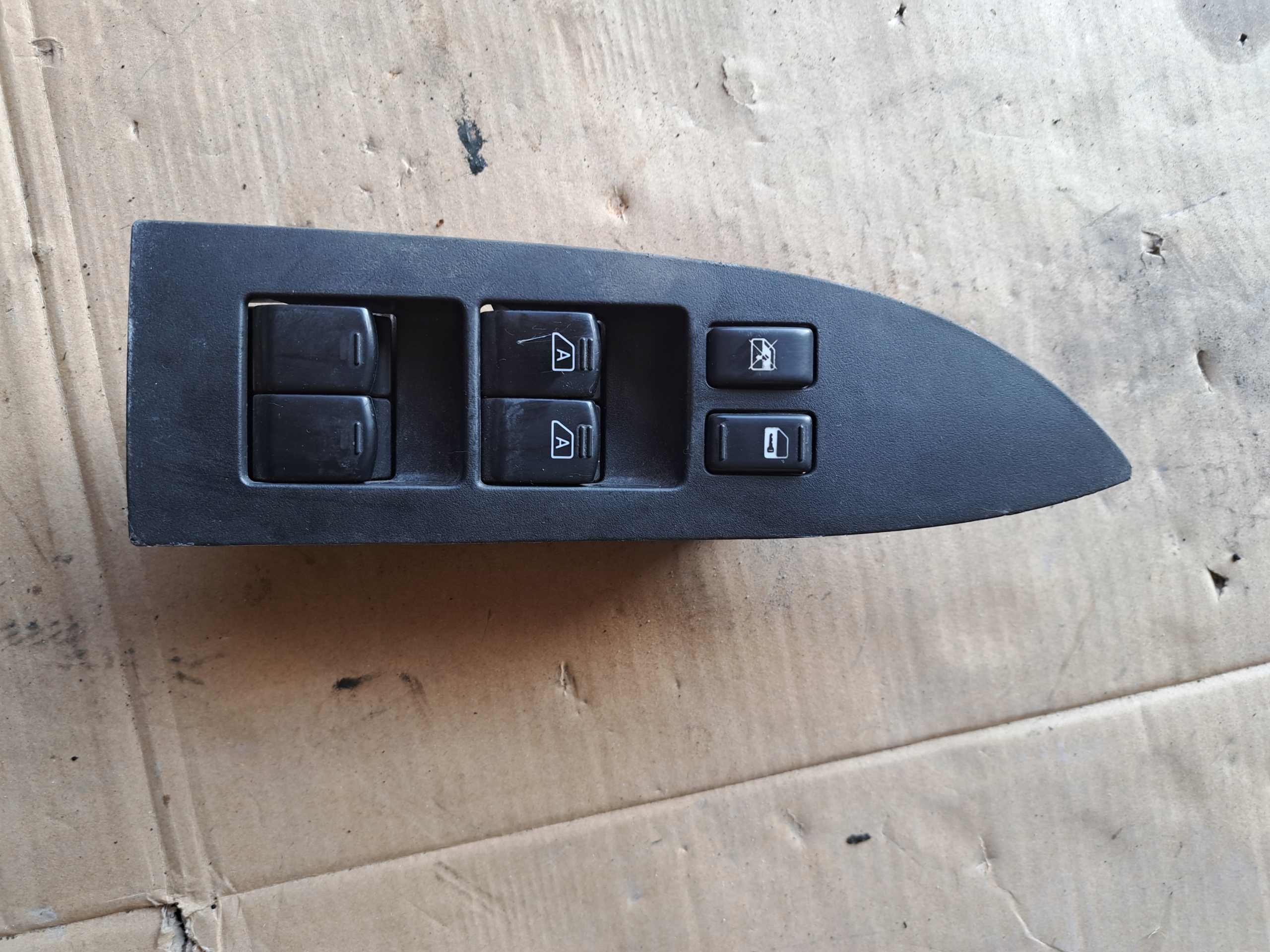 switch control panel of the window left front INFINITI FX35 FX45