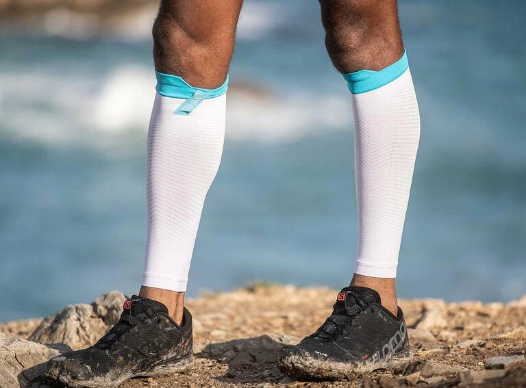 COMPRESSPORT R2 OXYGEN OPASKI KOMPRESYJNE-WHITE T4 Skład materiałowy 22% elastan 78% poliamid