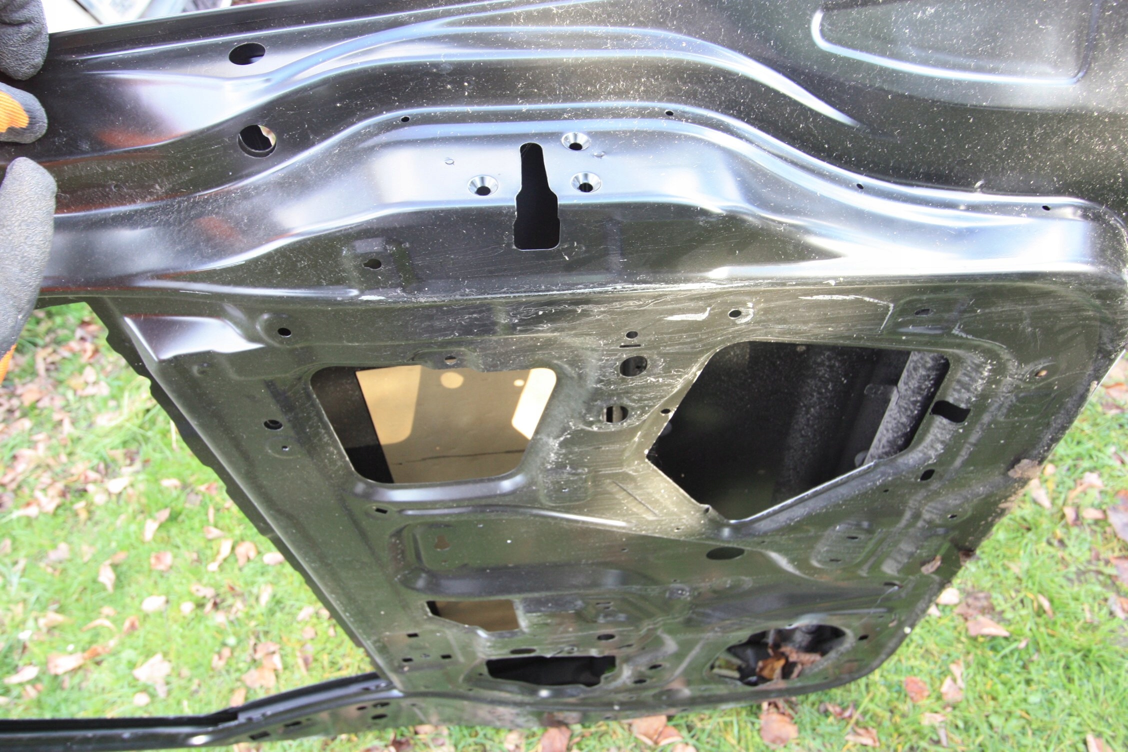NISSAN NAVARA D40 door right front