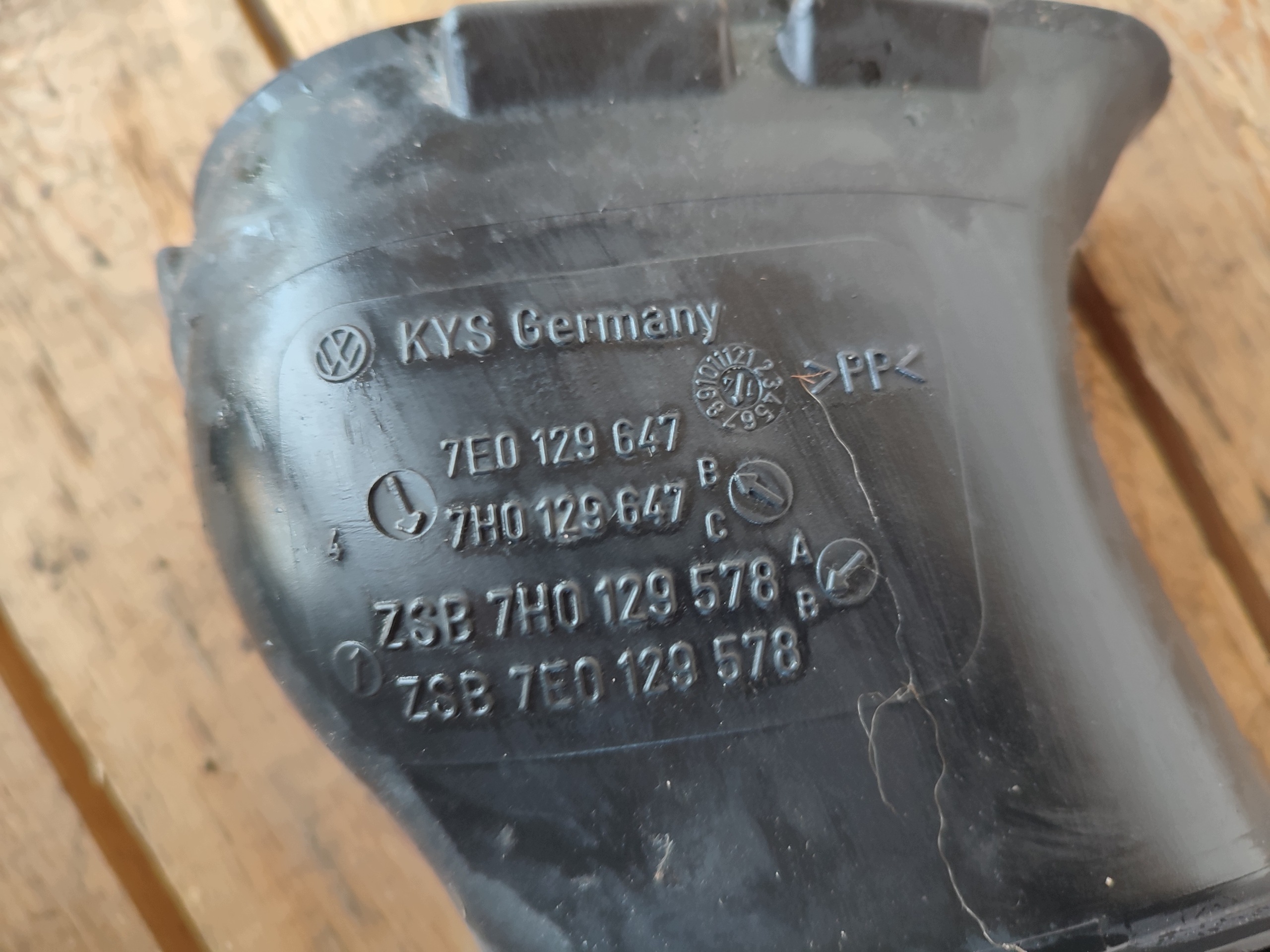 VW T5 cijev cijev prijenos zračni 7E0129647
