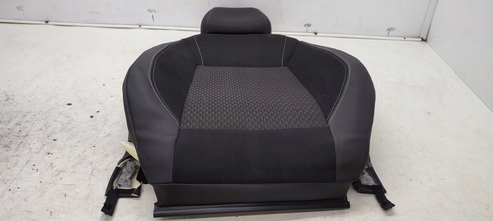 side material seat right front semi leather Opel Astra K