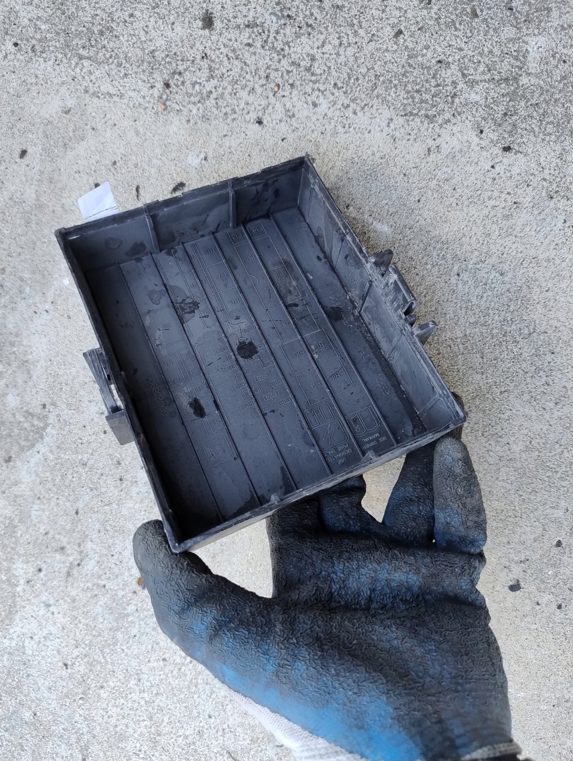 Abdeckung Blende Abdeckung der Sicherungen Ford Ecosport 6002389001