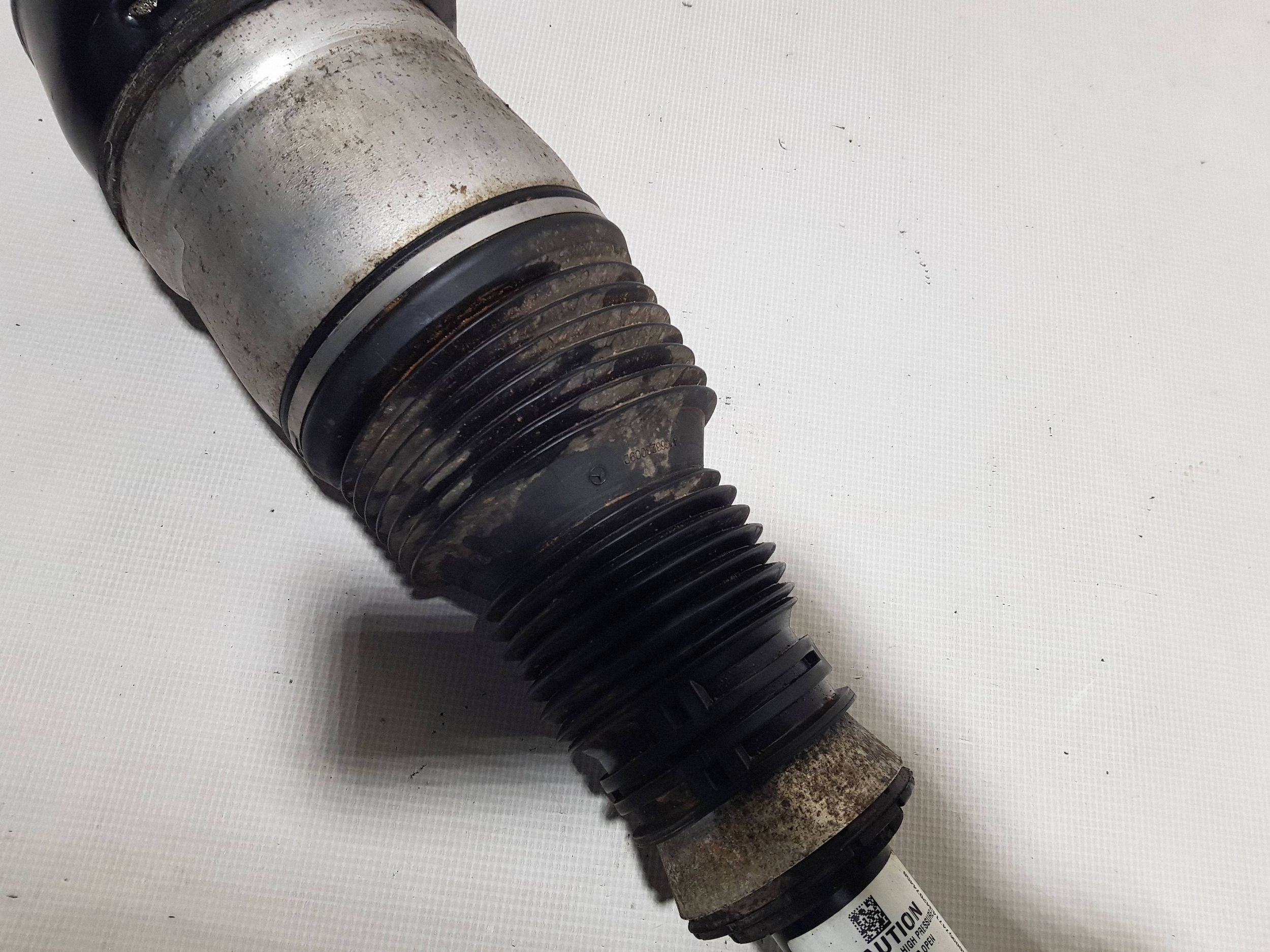 amortizer prednji prednji dio desni Mercedes GL GLS X166 A1663233100
