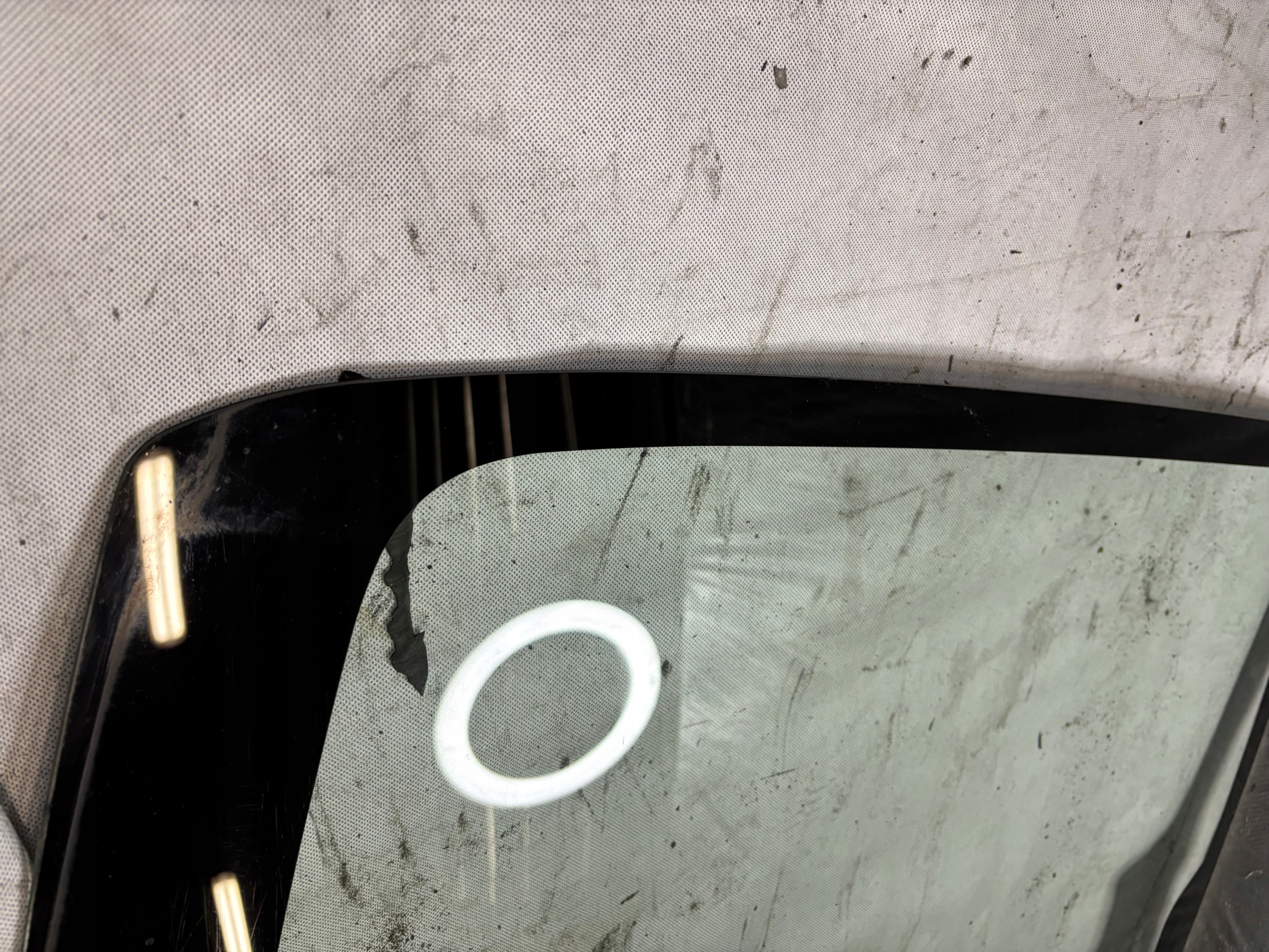 window iron Peugeot 107