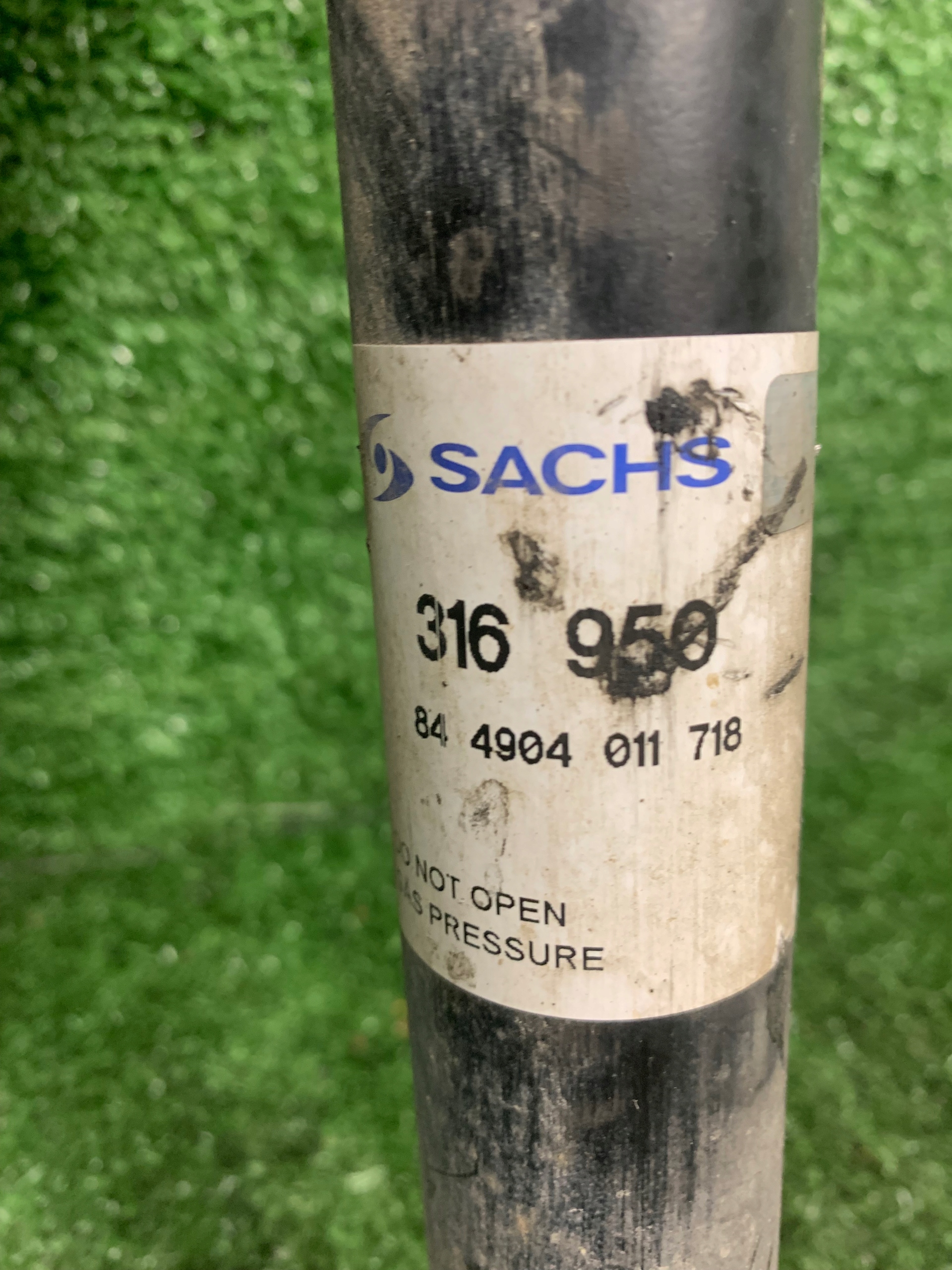 Mercedes E klasa w211 shock absorbers right left front front SACHS komplet
