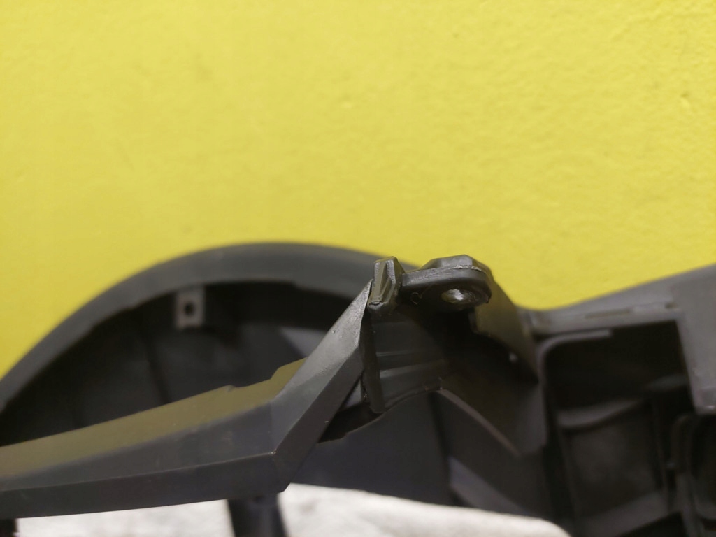 TOYOTA COROLLA VERSO cockpit dashboard instrument panel GORA