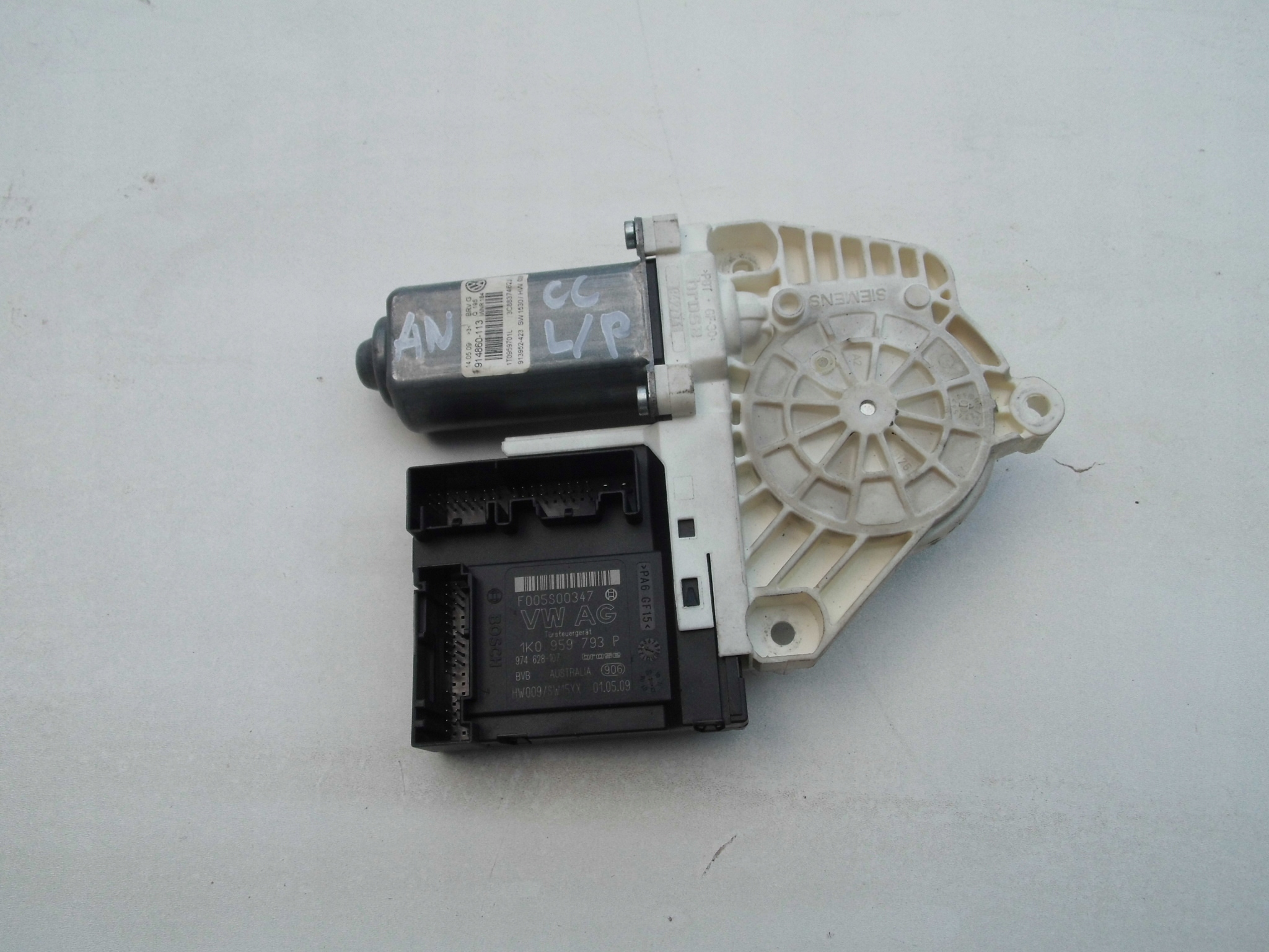 МОТОРЧИК ВЕТРОВОГО СТЕКЛА 1K0959793P GOLF V LEON ЛЕВЫЙ ПЕРЕДНИЙ