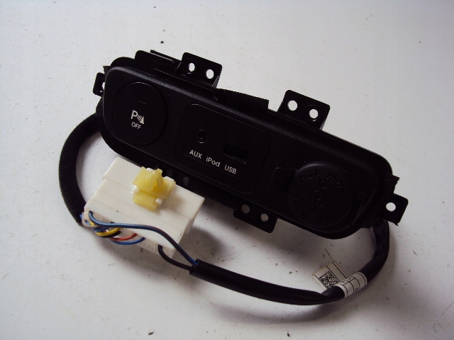 РОЗ'ЄМ AUX USB KIA SPORTAGE III 10-