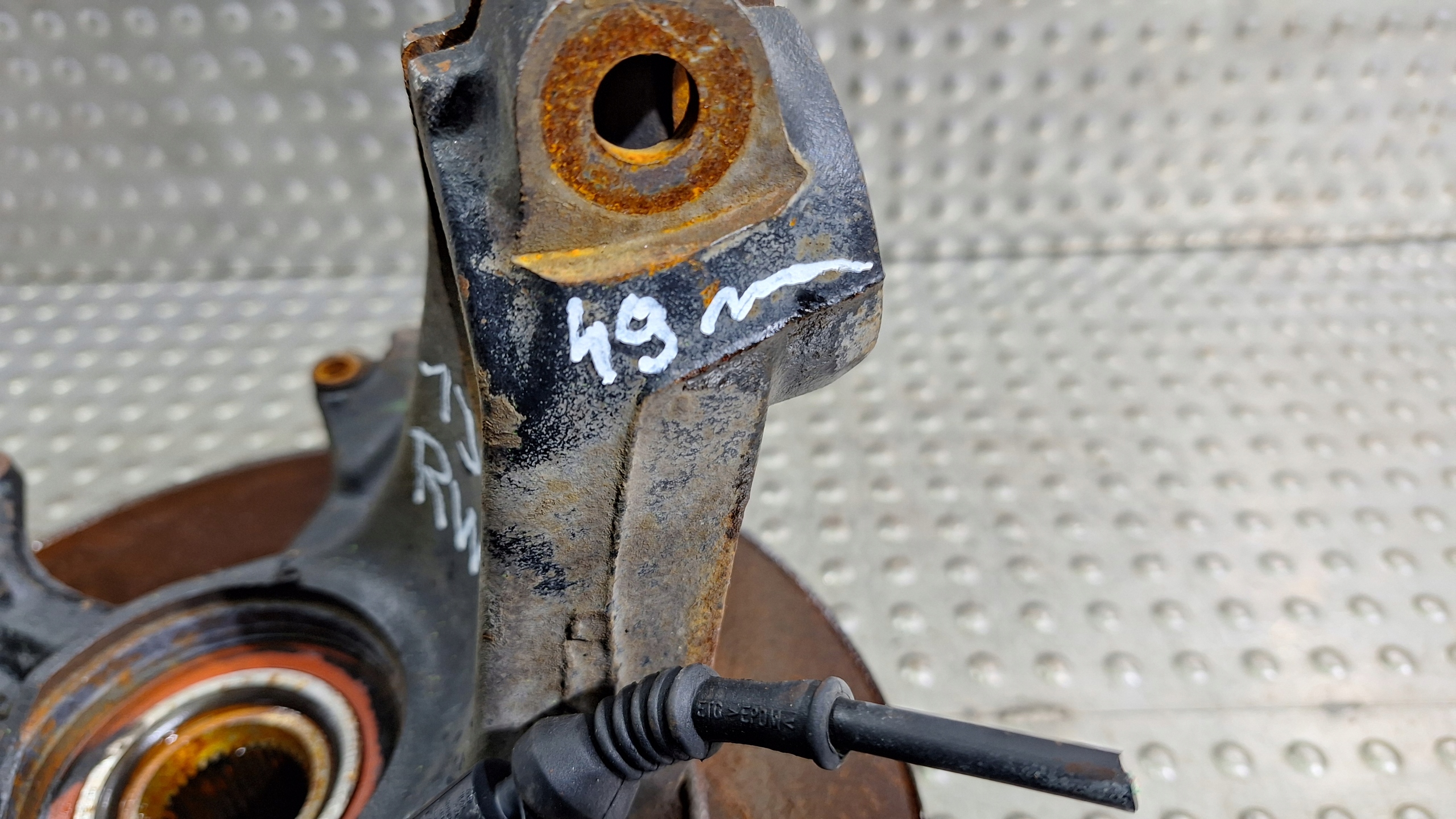 Mozzo FUSELLO Destra Anteriore 1J0407256M VW GOLF IV A3 8L OCTAVIA e LEON e 1.8B