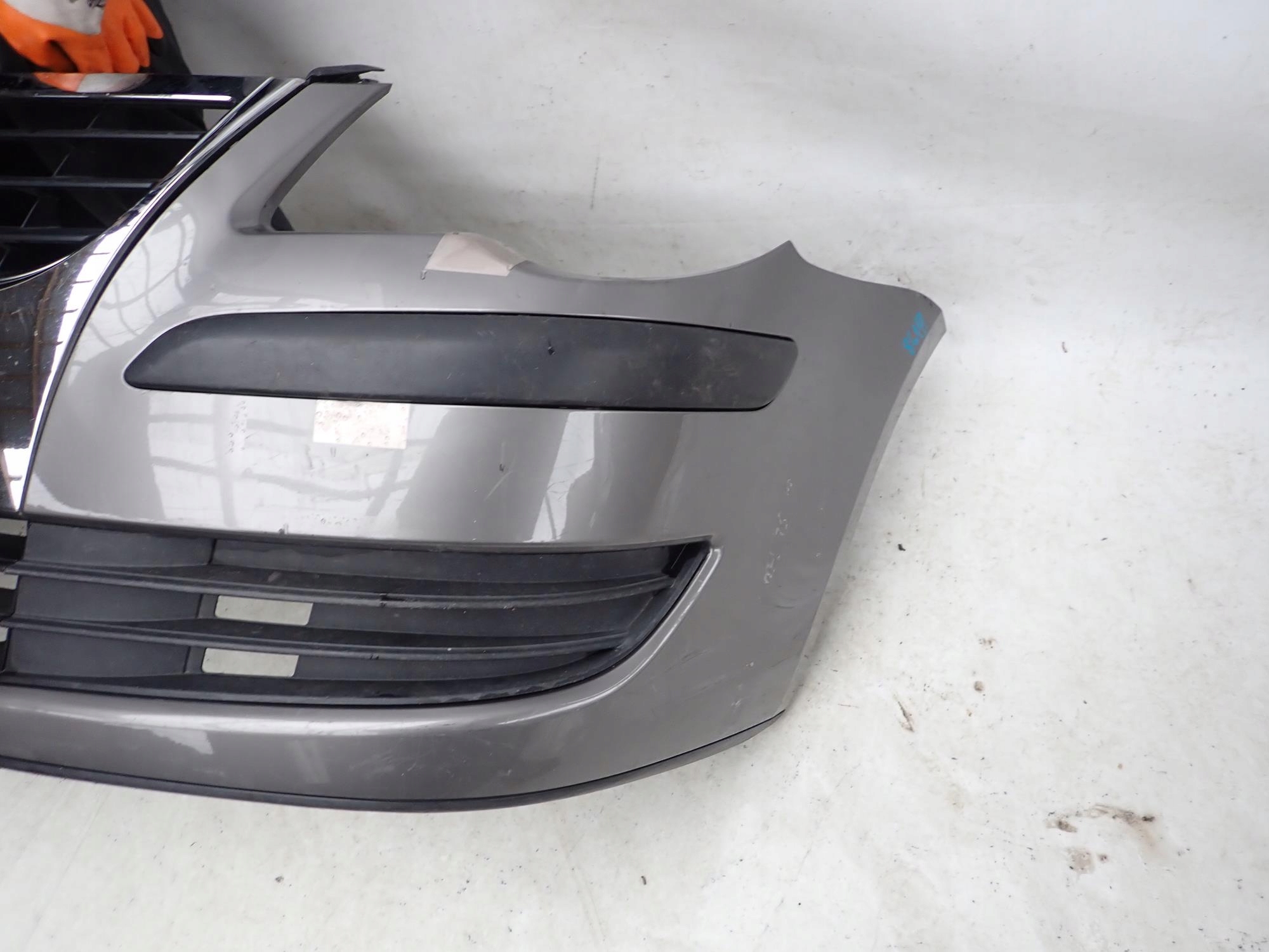 VW TOURAN and 1 LIFT 06-10 bumper front front