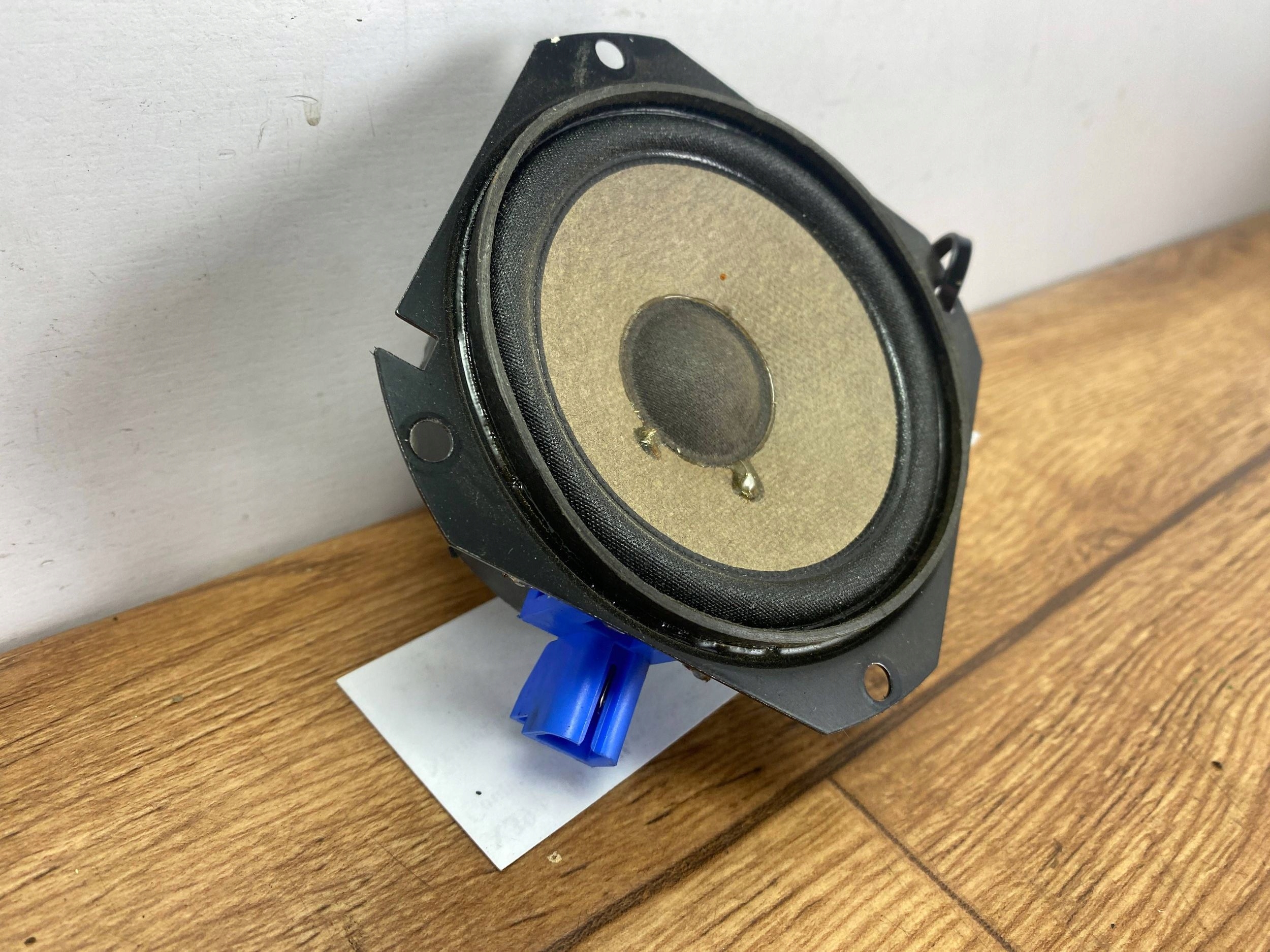 speaker centralny Chevrolet Corvette C6 2005+