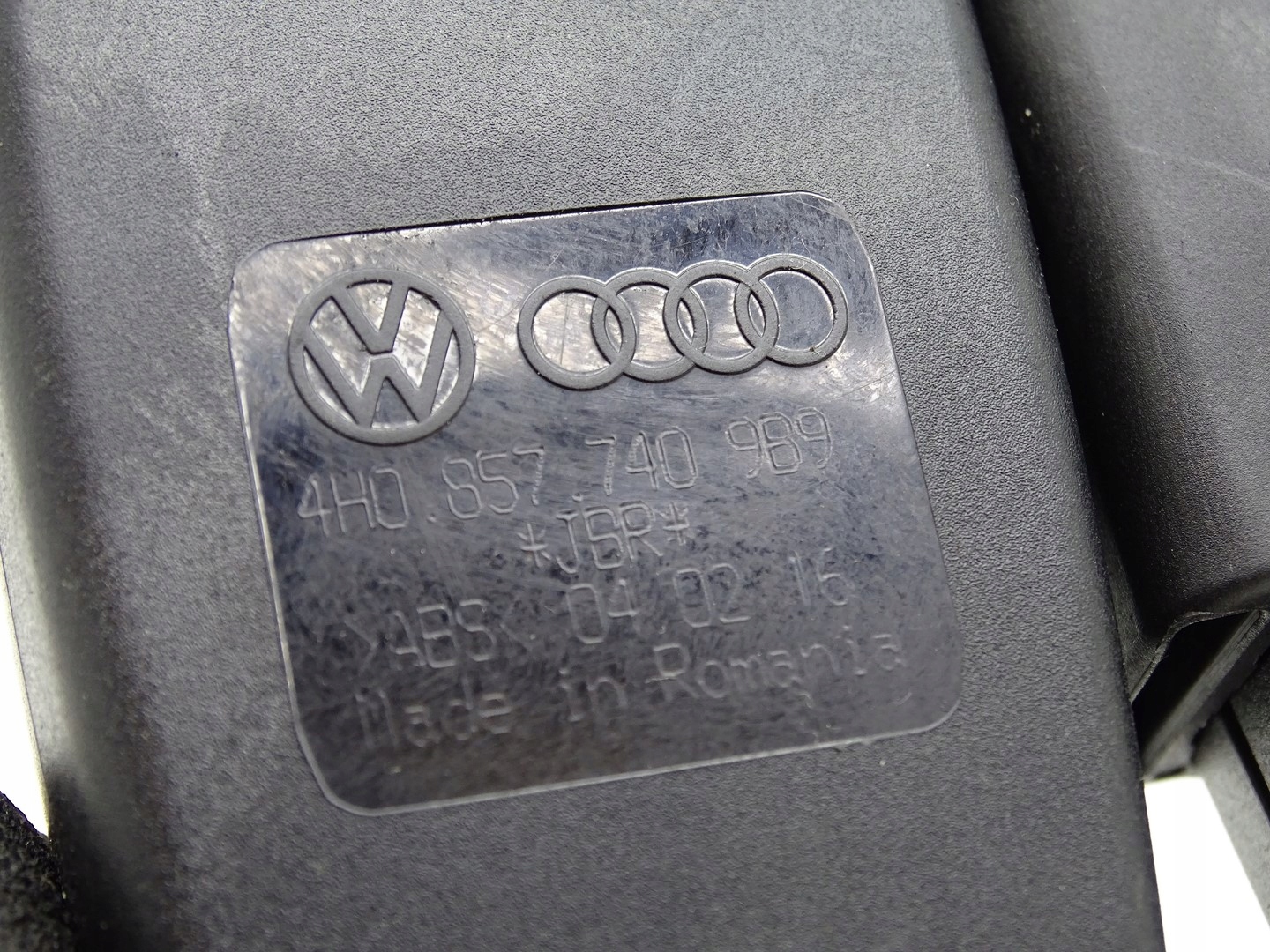 ZAPINKA PASOW far hátso AUDI A8 S8 D4 4H 10- 4H0857740