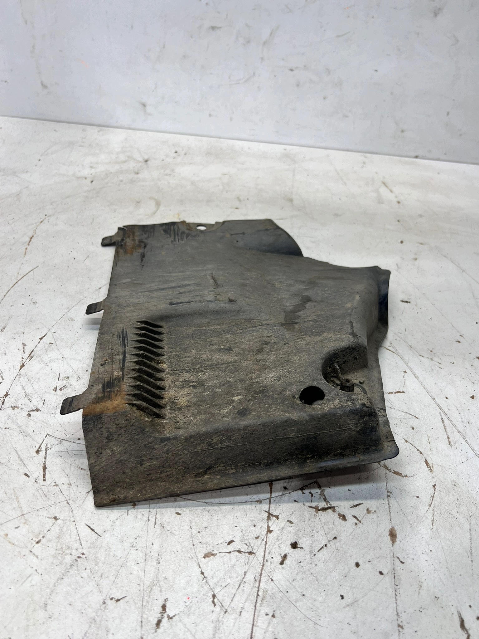 cover cover chassis left front MALA AUDI A4 B8 8K0825201E 126/26