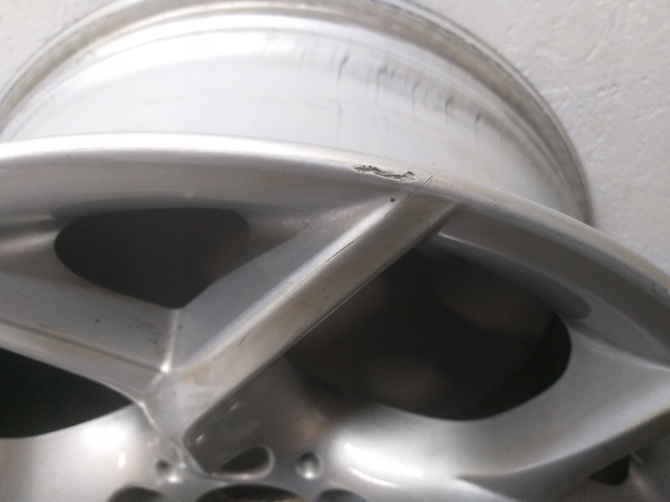 disk hliníkový BMW 8J 18" ET30 5X120