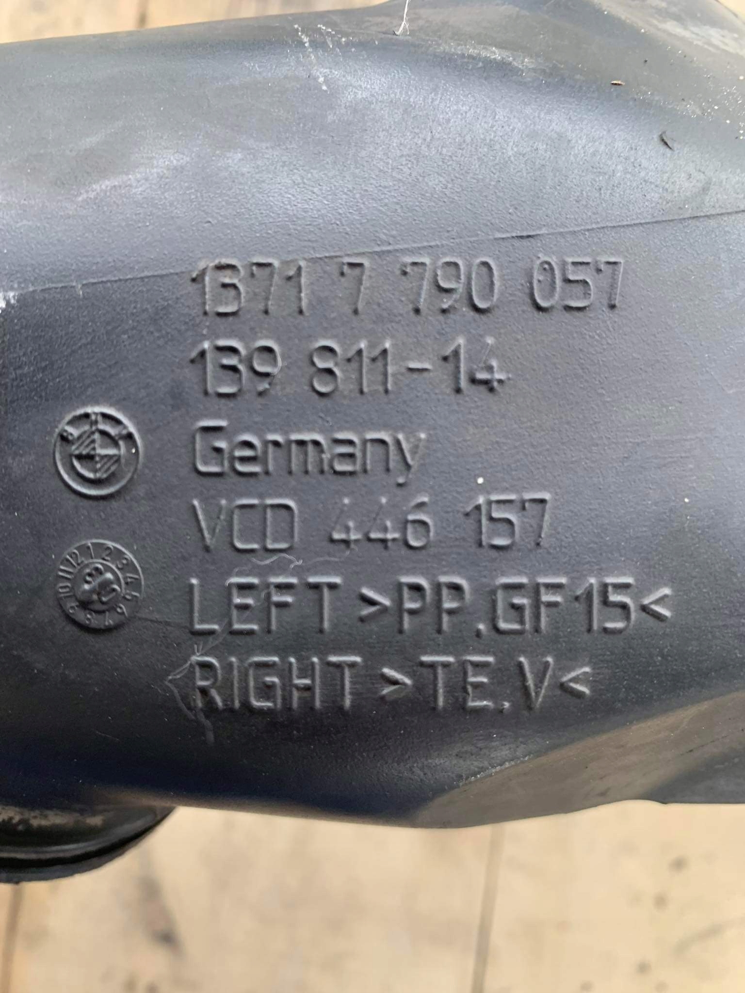 BMW E60 E61 RURA DOLOT POWIETRZA 7790057 Producent części BMW OE