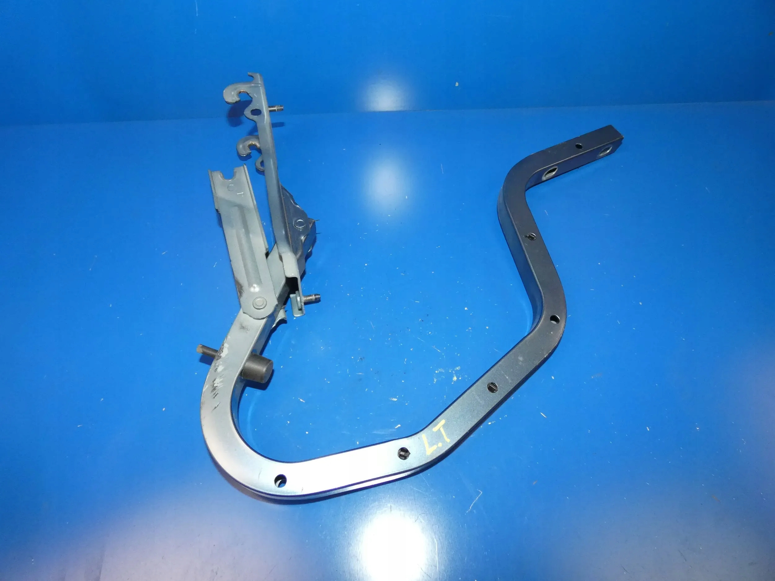 Mazda 3 III BM 13- sedan hinge bonnet boot left rear part