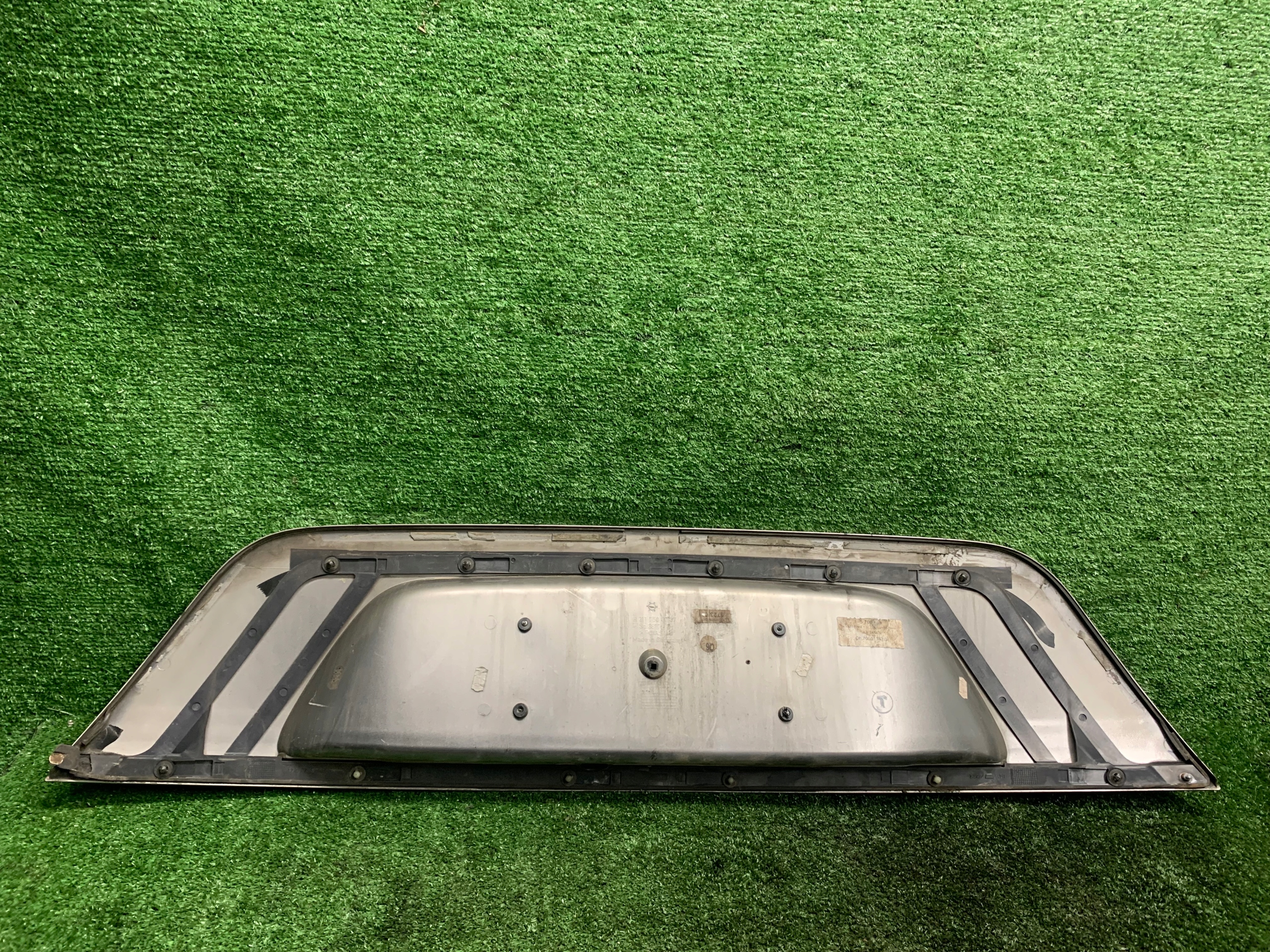 MERCEDES E KLASA W211 cap bonnet rear part A2117500037