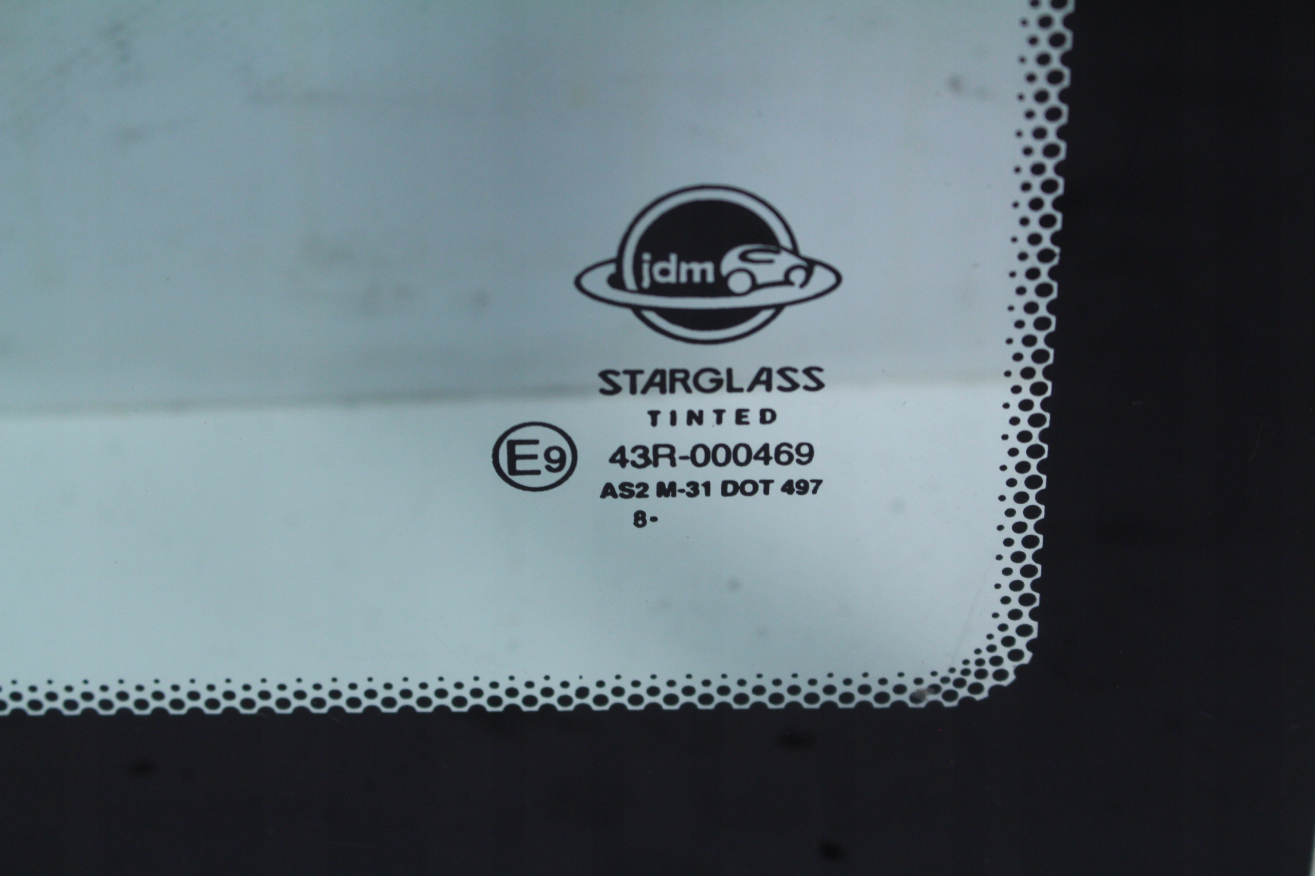 SZYBA KAROSERYJNA PRAWA JDM TITANE 08r. Producent części JDM