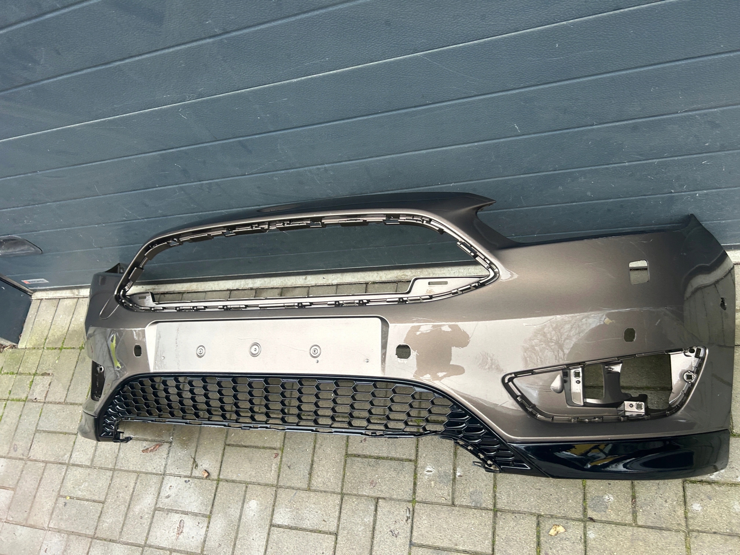 FORD FOCUSK MK3 MK 3 14- ST LINE NÁRAZNÍK PREDOK PREDNÝ