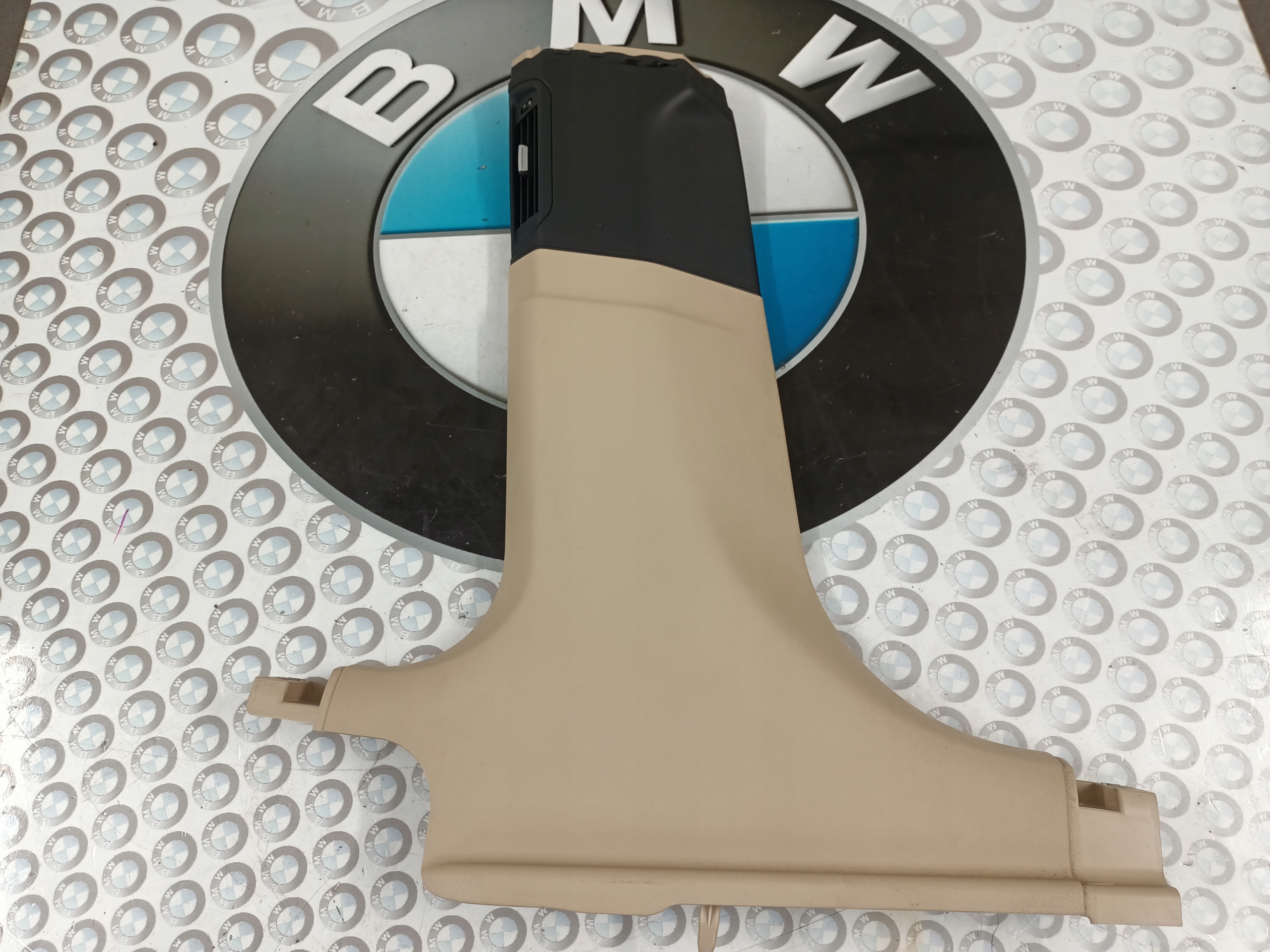 BMW 7 F01 F020 F03 F04 - OSŁONA SŁUPKA ŚRODKOWEGO B DOLNA SKÓRZANA LEWA