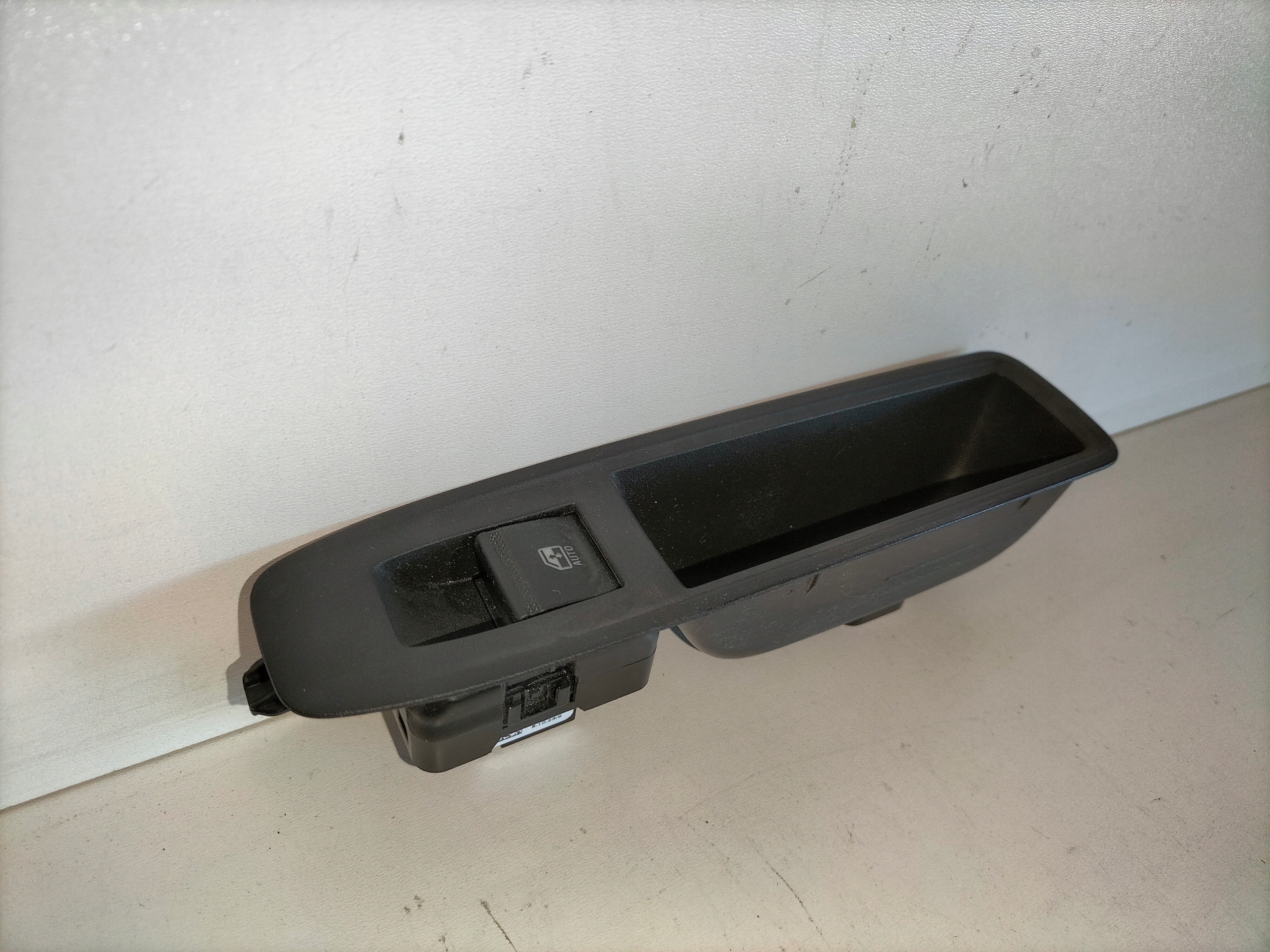 switch lifting windows rear part right RENAULT CLIO 5 V 19