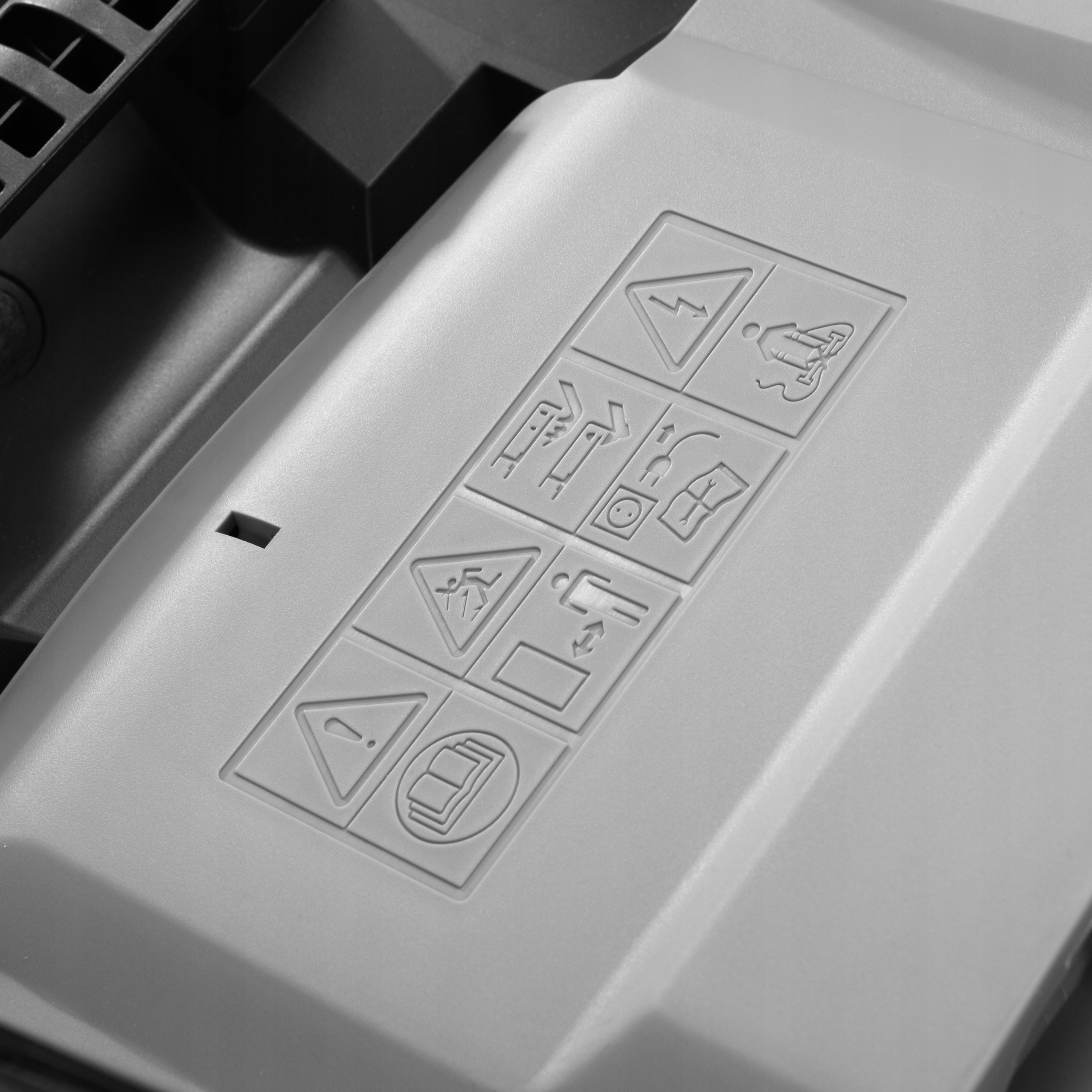 KOSIARKA ELEKTRYCZNA LEKKA MOCNA DO TRAWY DUŻY KOSZ 30L 2000W KANWOD Waga narzędzia 8.5 kg