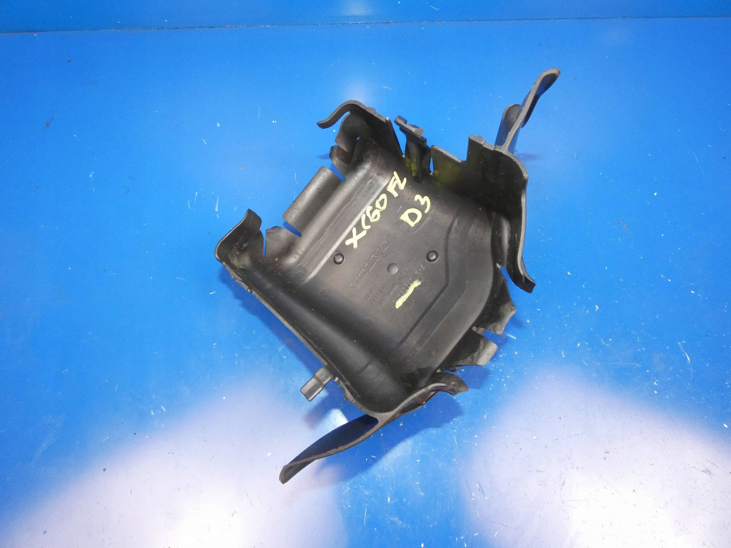 VOLVO XC60 and cover air duct air line right front right