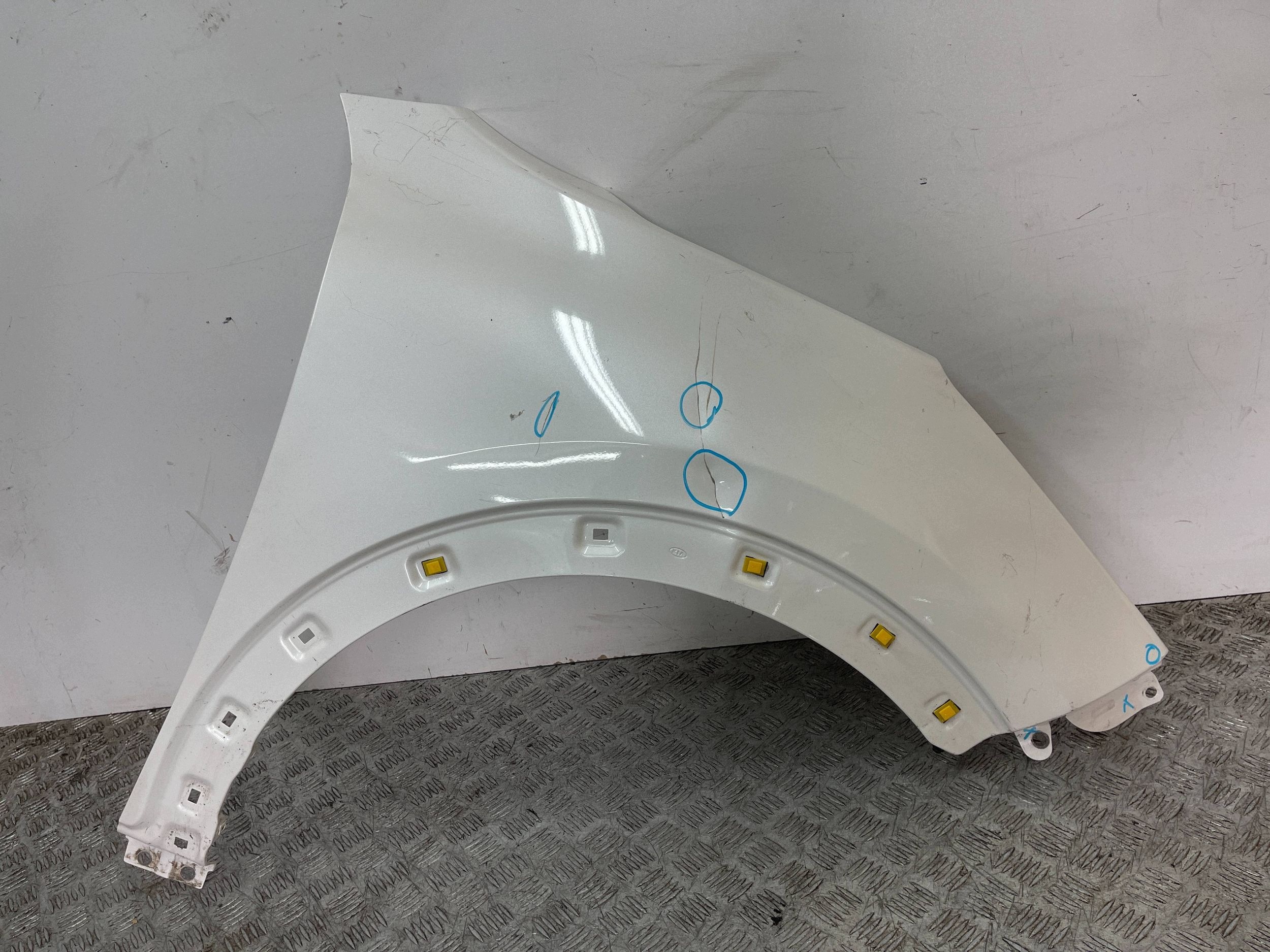 fender front front right right KIA NIRO 16