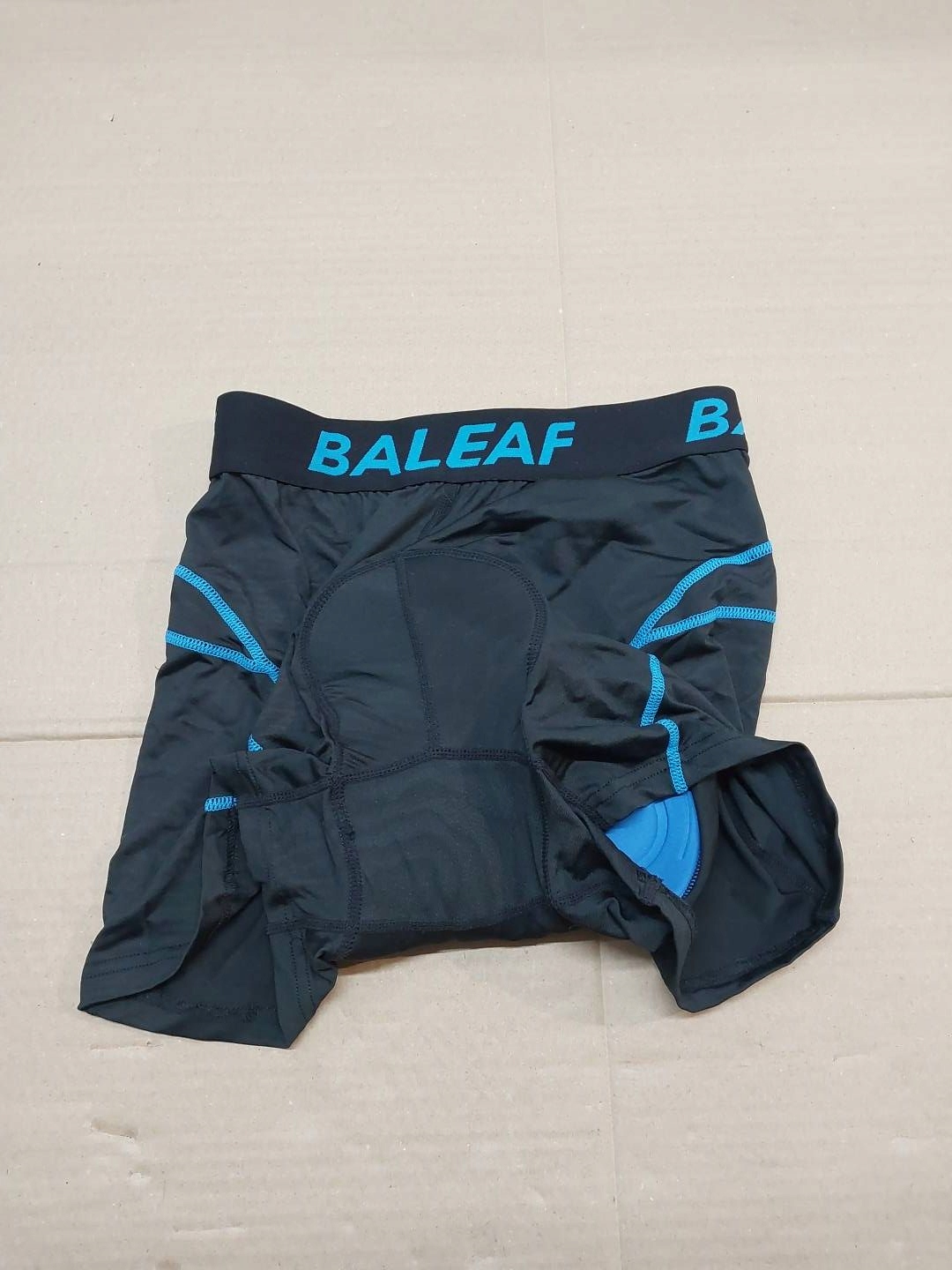 SPODENKI ROWEROWE MĘSKIE SZORTY WKŁADKA ŻELOWA BALEAF M Kolor czarny