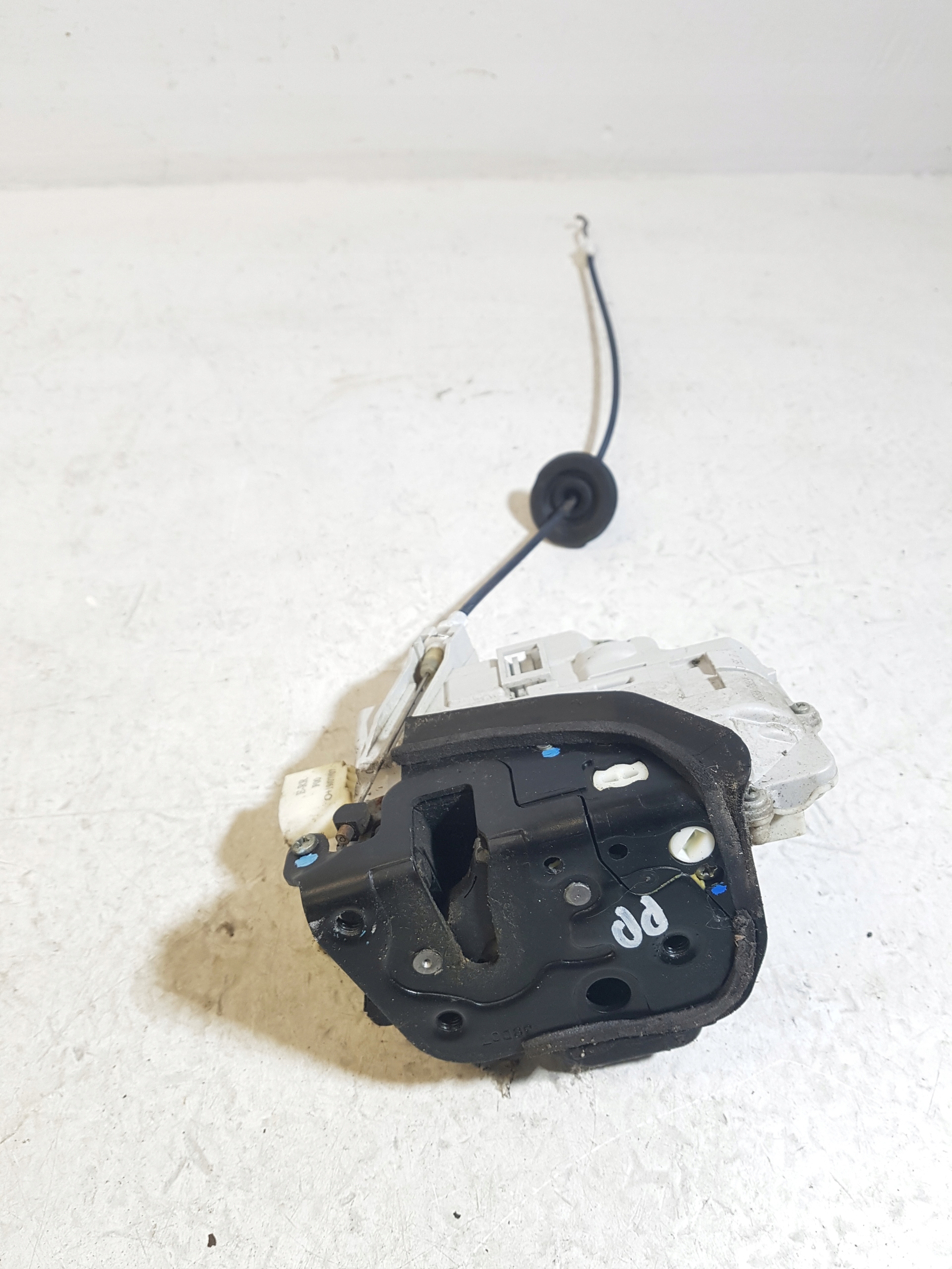 lock door right front AUDI A4 B7 7 PIN