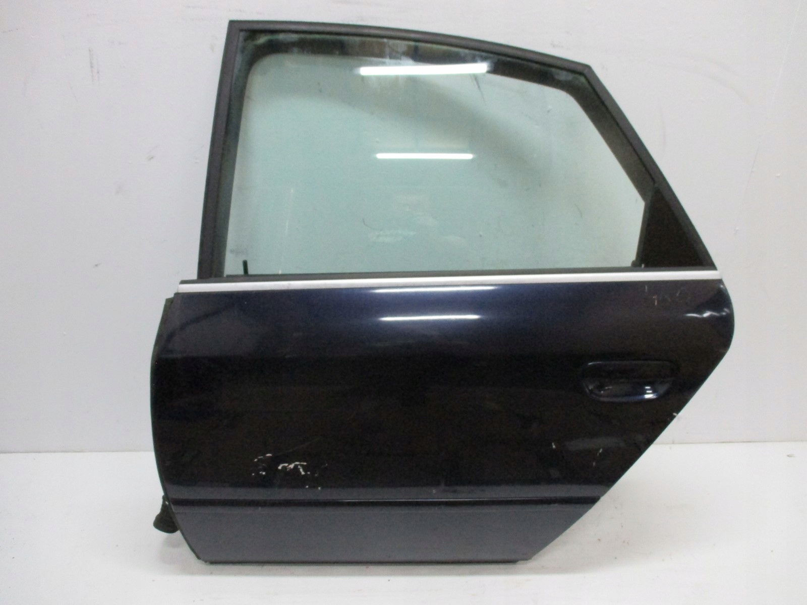 door left rear. AUDI A6 4B0 sedan