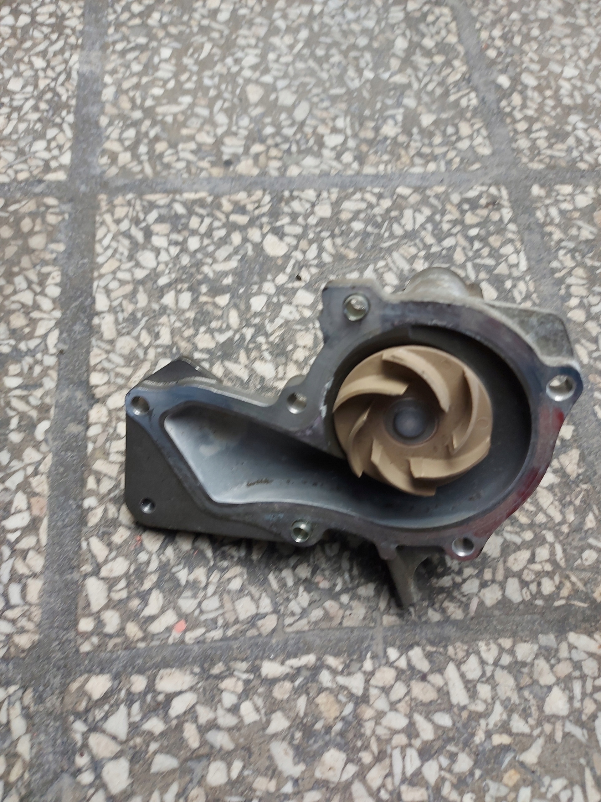 water pump FORD FOCUS MK2 MONDEO MK4 1.6 7S7G OE