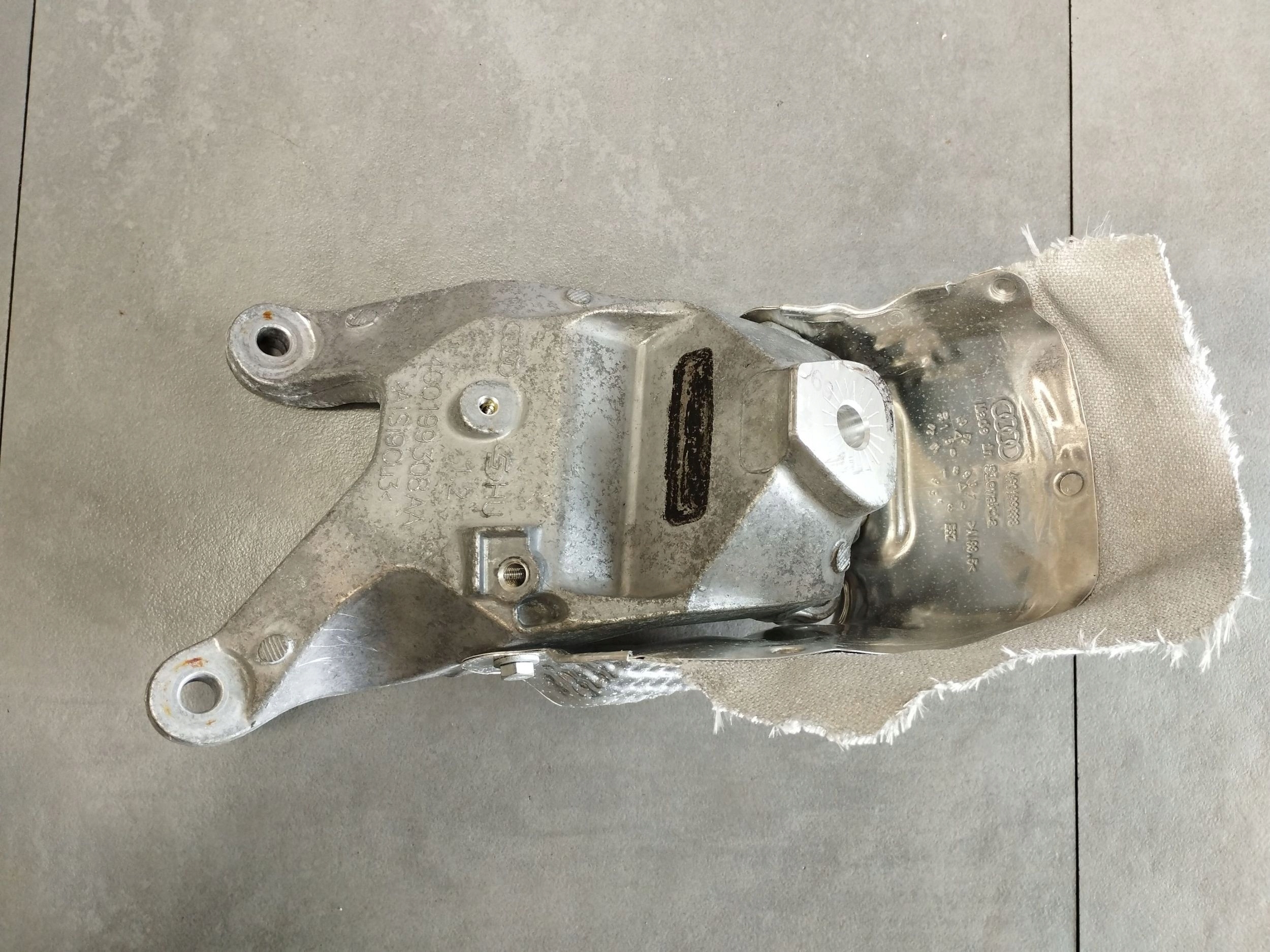 Audi A5 Sportback 8TA 2016 engine mount 4G0199308AA