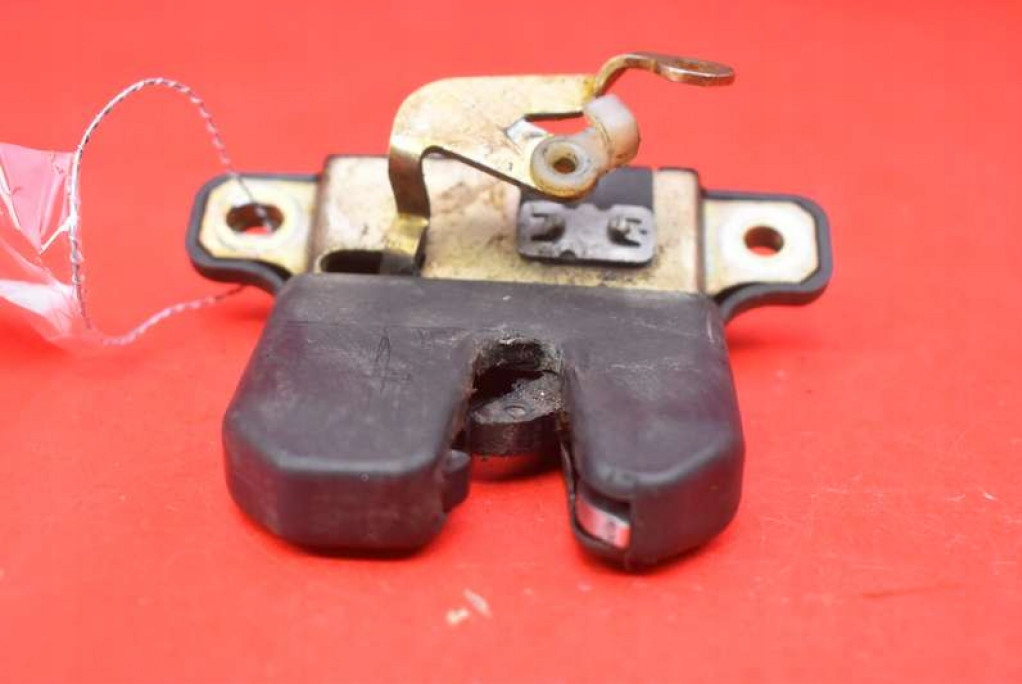 lock bonnet rear part boot 4B5827505 AUDI A6 C5 sedan 97-01