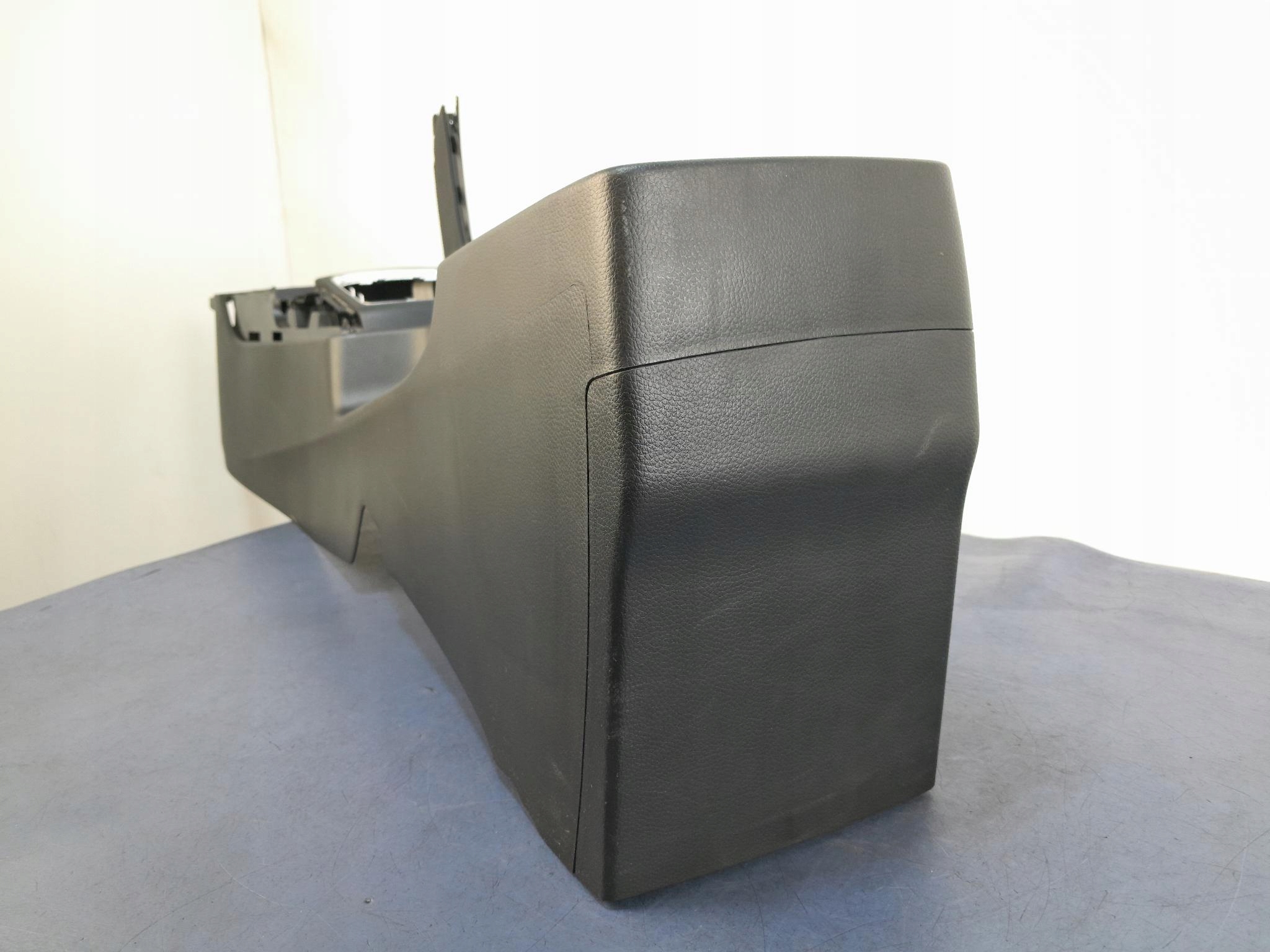 Hyundai I30 II тунель середина 84610-A6000