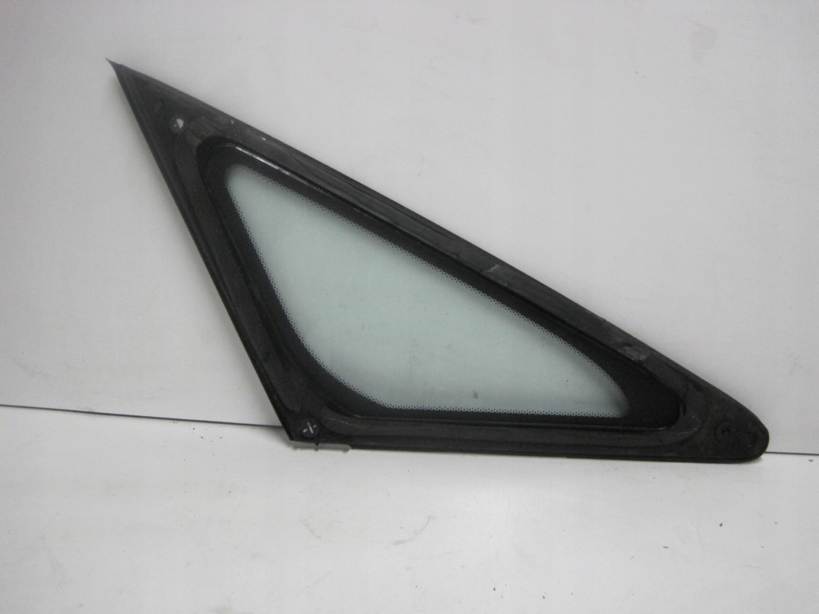 window side left MITSUBISHI GRANDIS 06R