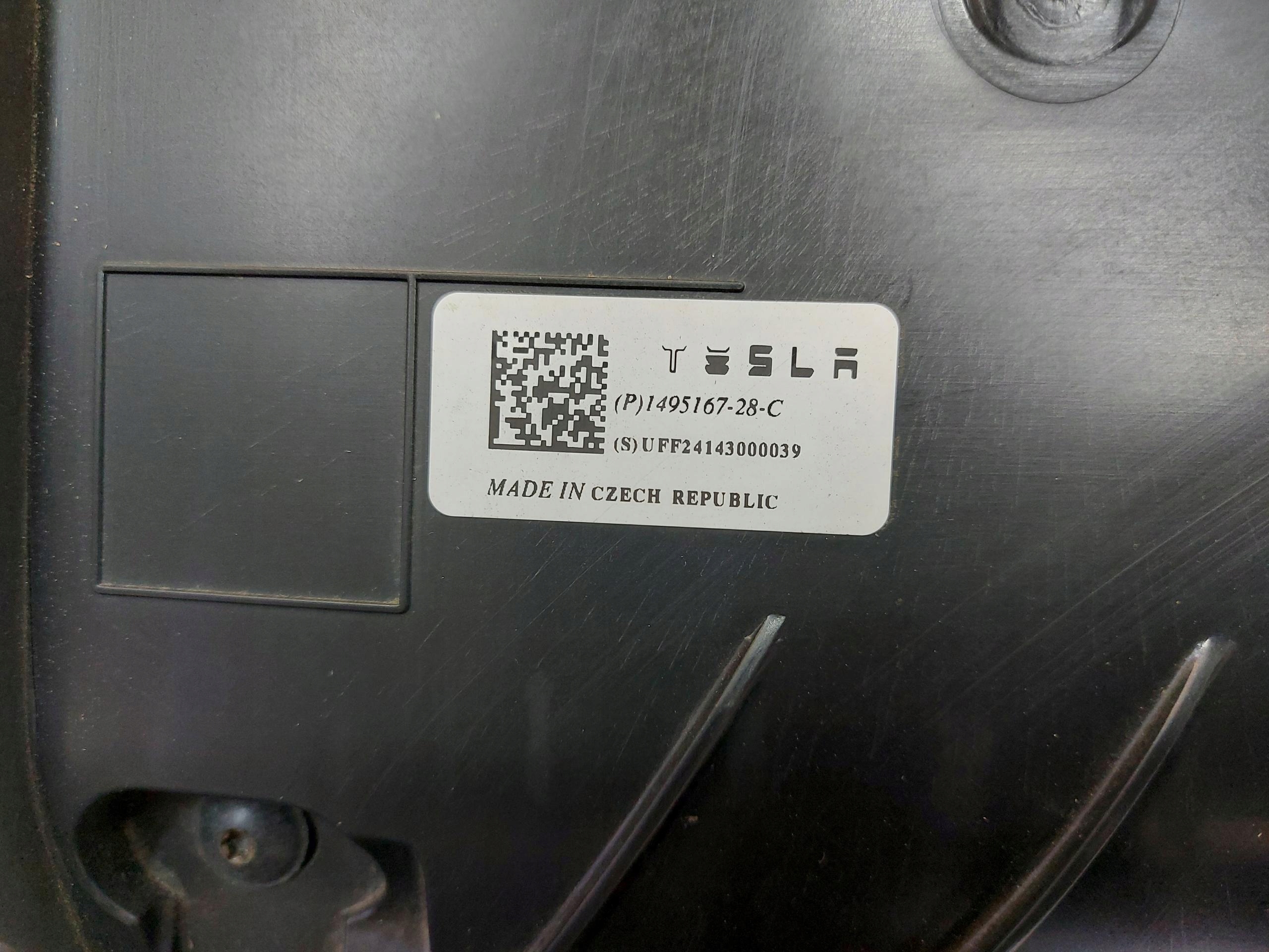 TESLA MODEL Y 2024r Gehäuse FITRA luft 1495167-28-C