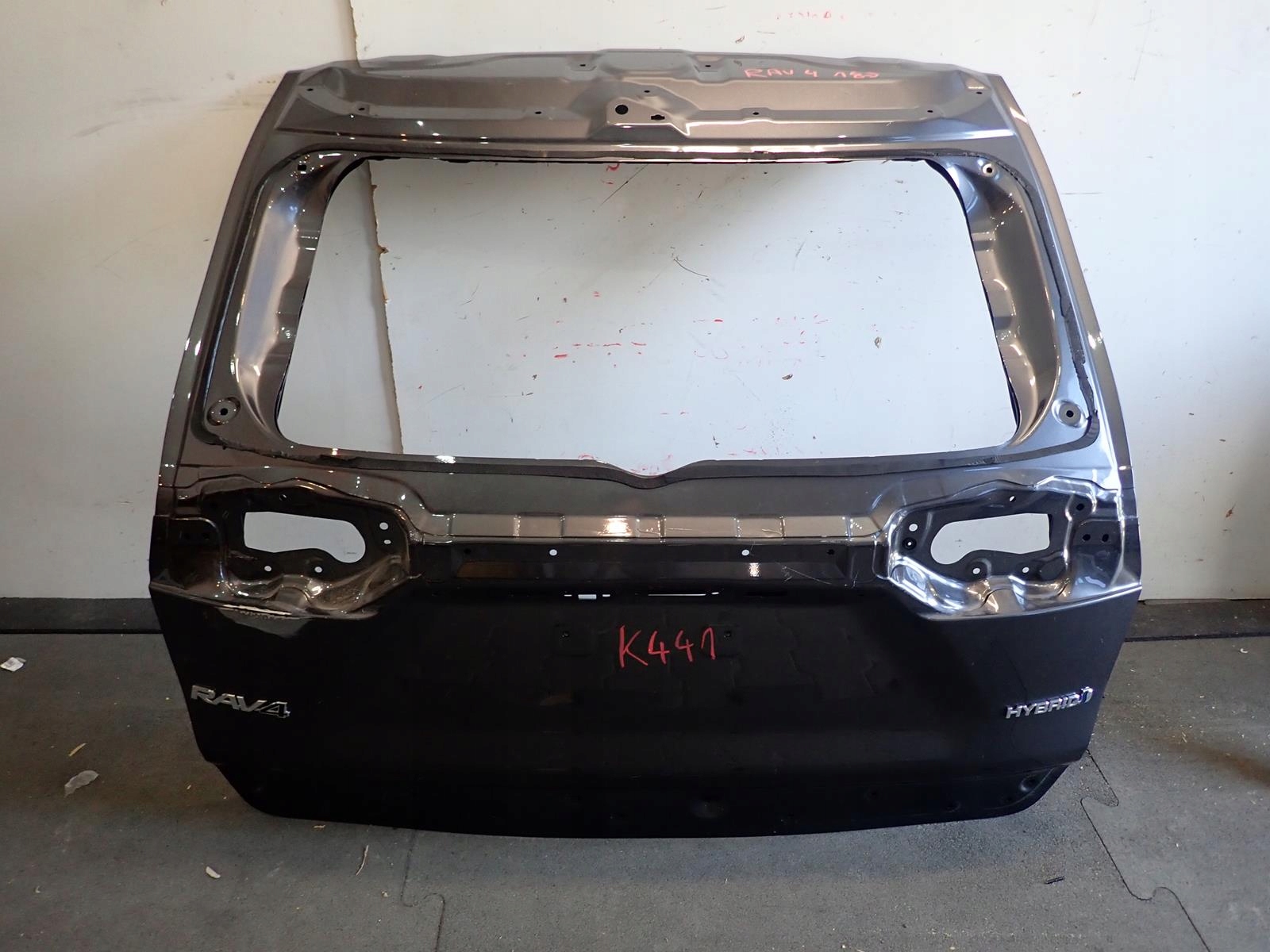 Klapa TOYOTA RAV4 2018-