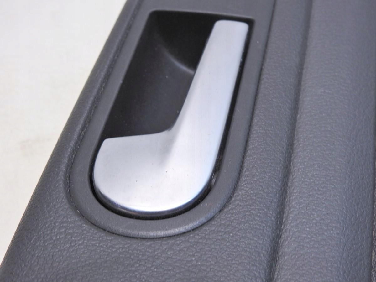 дверные карты левый зад vw Golf V PLUS 5M0868115